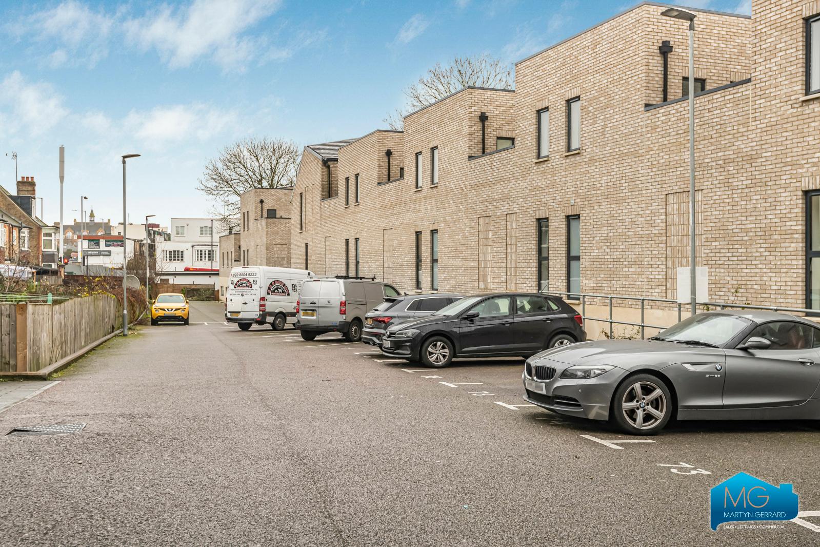 2 bedroom Apartment to rent - Martyn Gerrard
