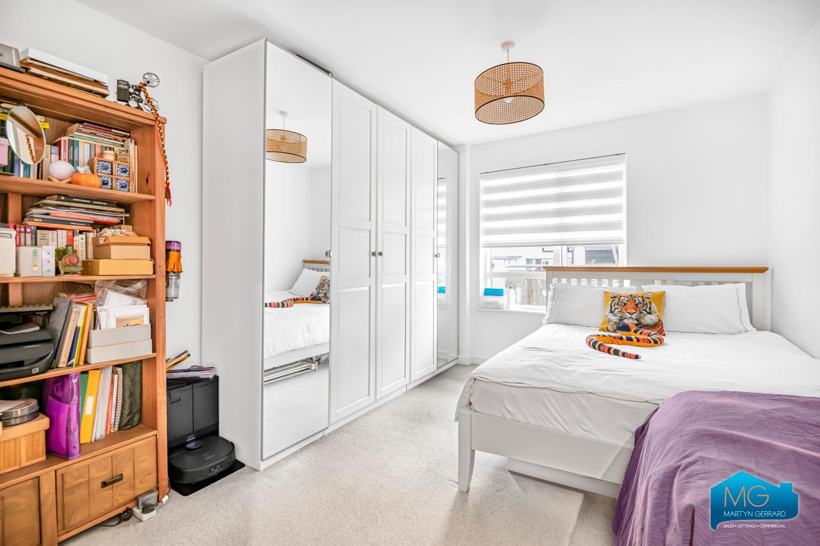 2 bedroom Apartment to rent - Martyn Gerrard