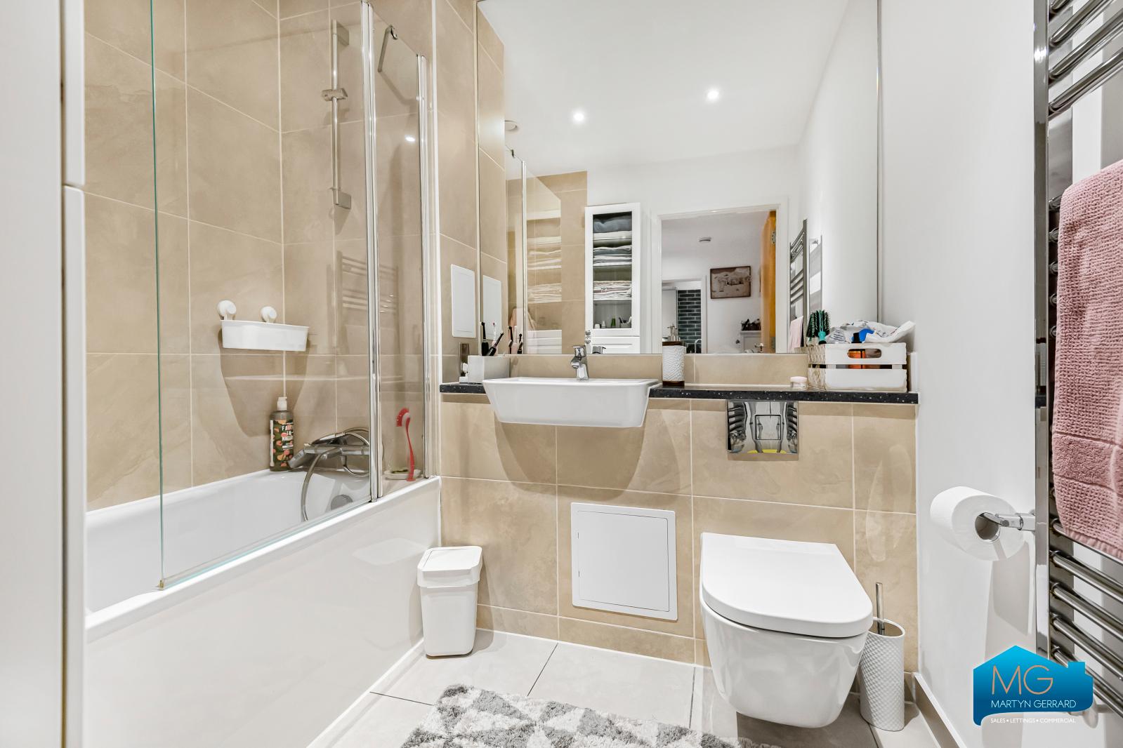 2 bedroom Apartment to rent - Martyn Gerrard