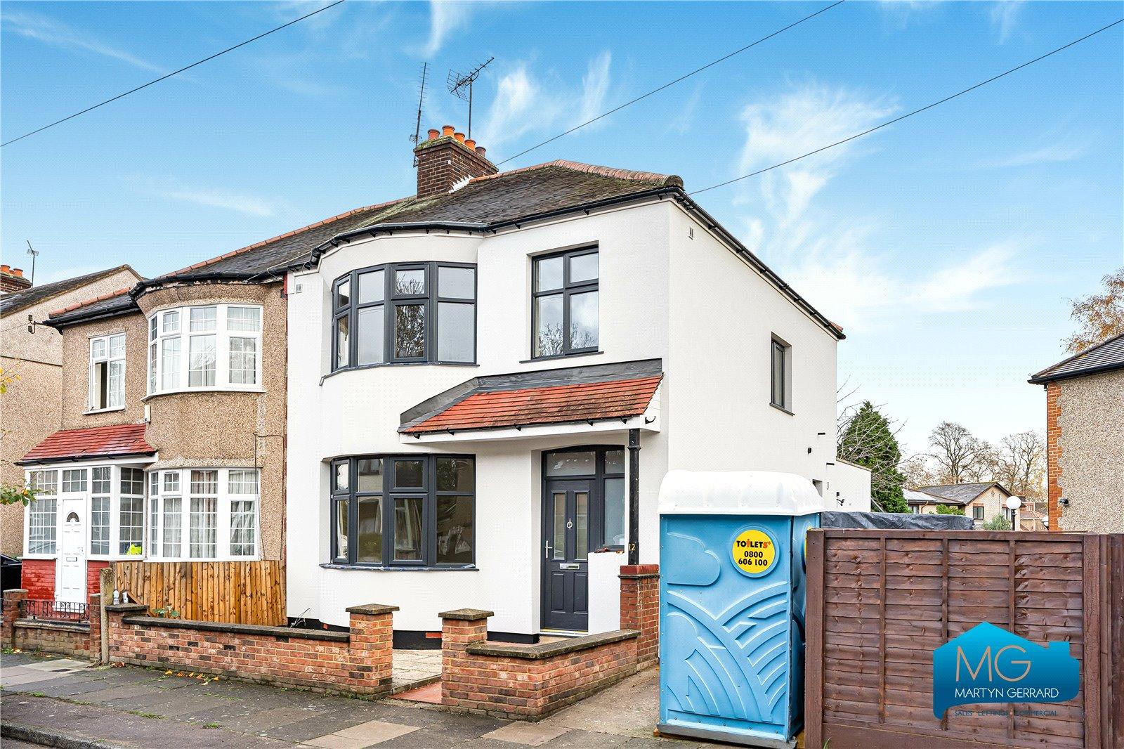 3 bedroom Semi-Detached House to rent - Martyn Gerrard