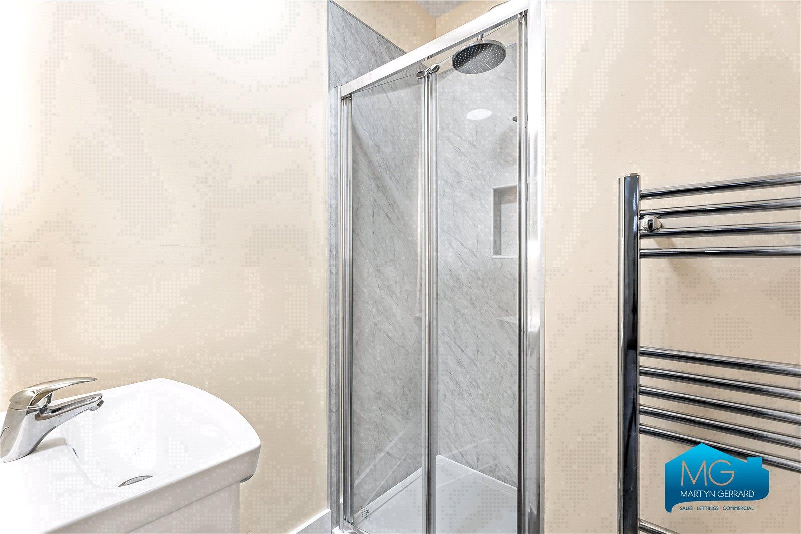 3 bedroom Semi-Detached House to rent - Martyn Gerrard