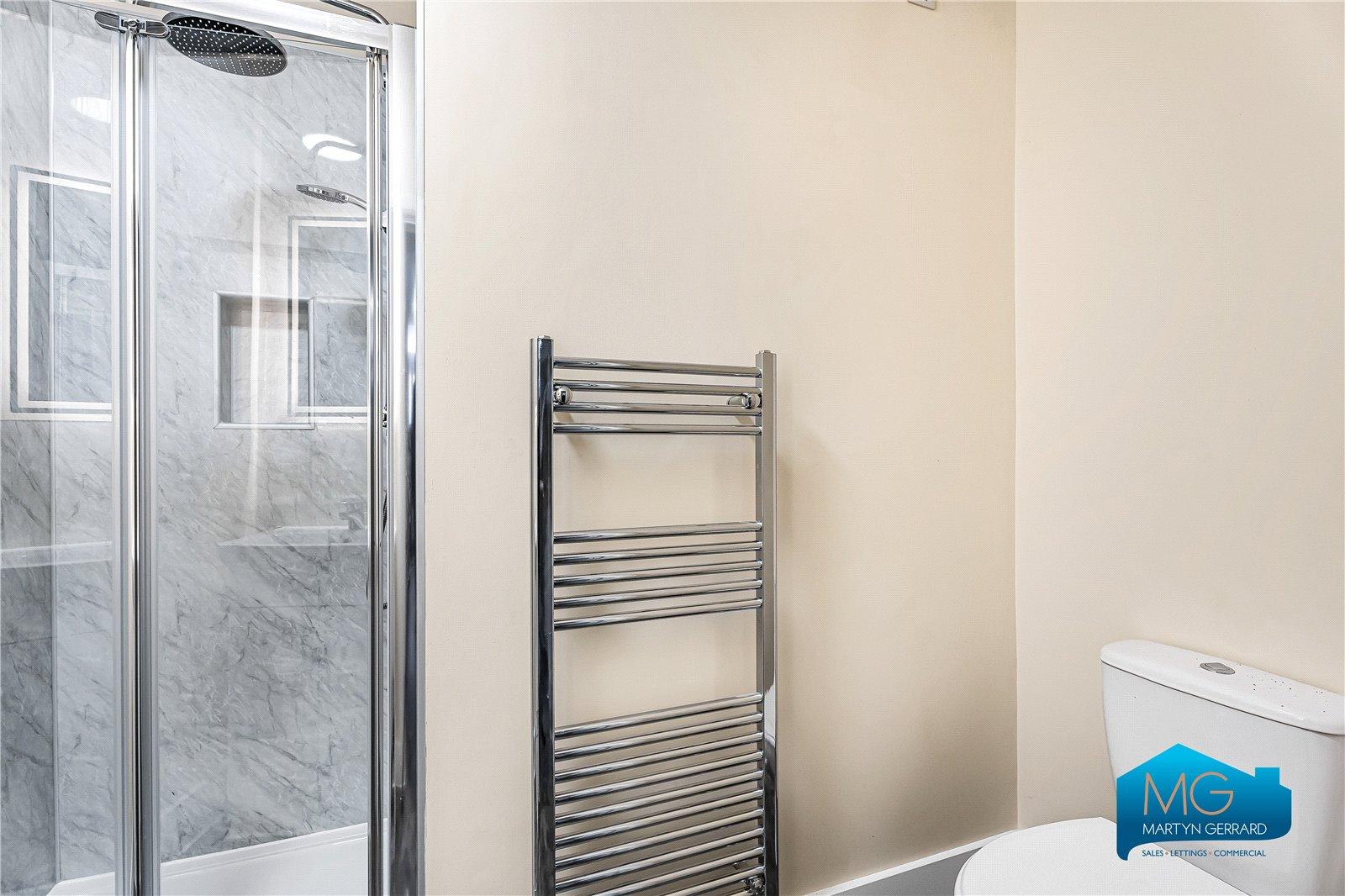 3 bedroom Semi-Detached House to rent - Martyn Gerrard