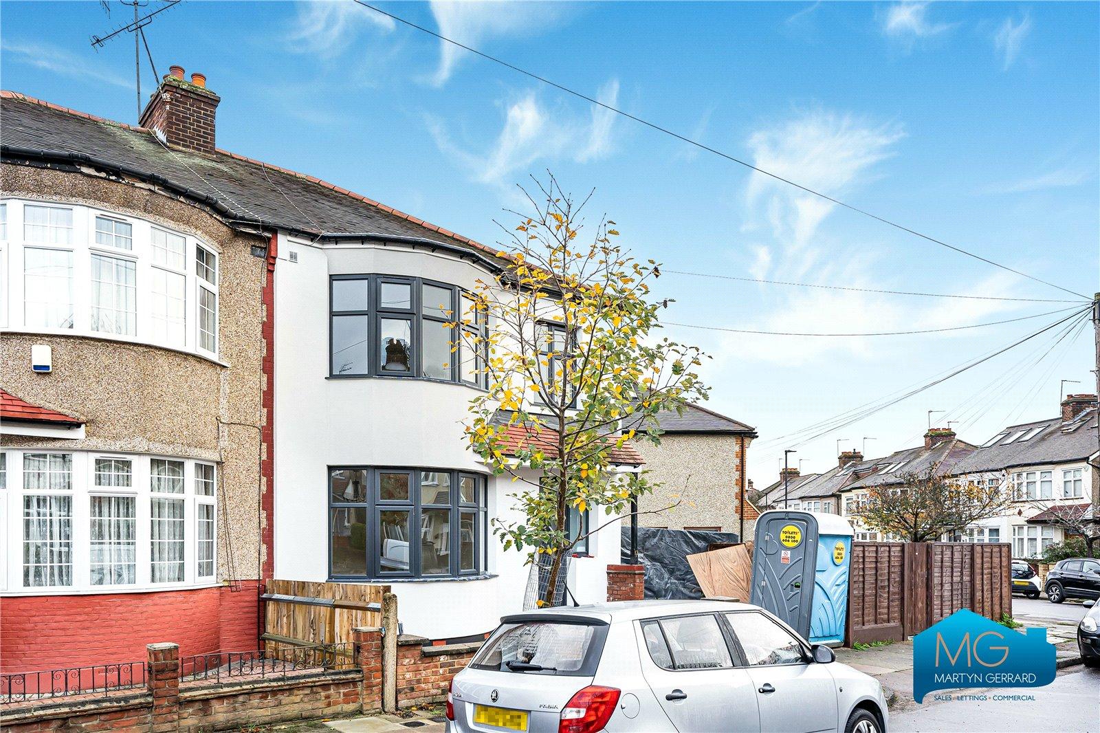 3 bedroom Semi-Detached House to rent - Martyn Gerrard