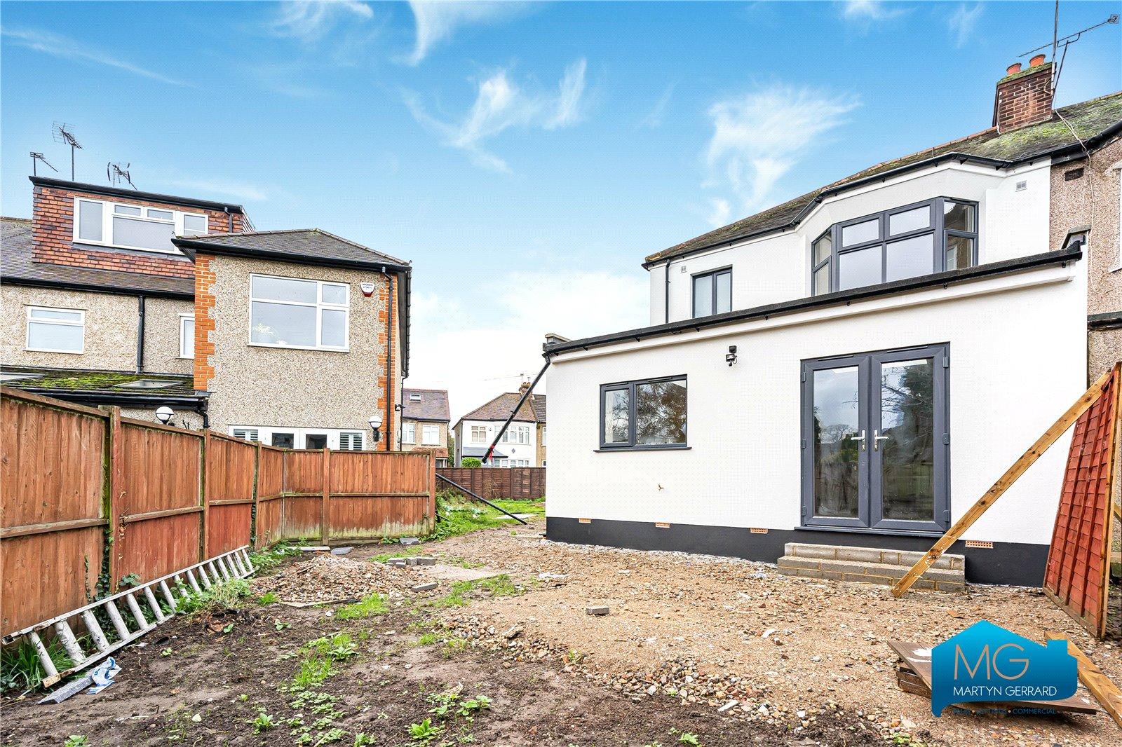 3 bedroom Semi-Detached House to rent - Martyn Gerrard