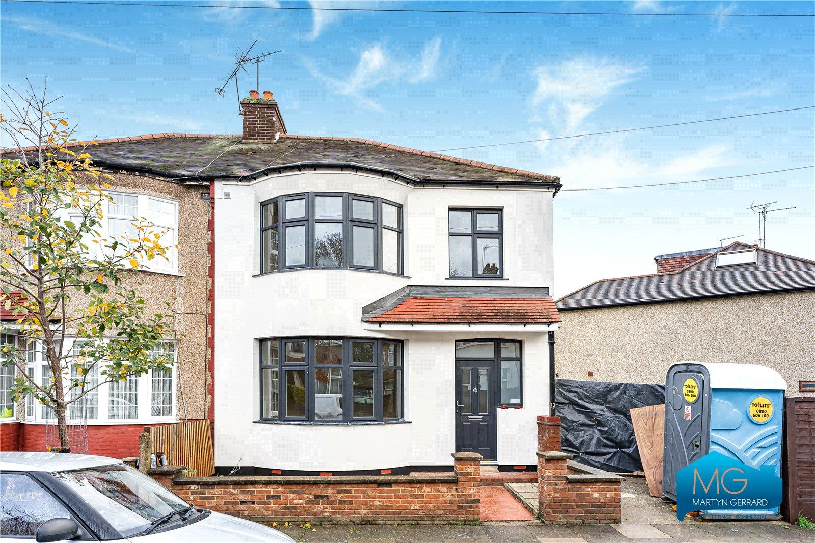 3 bedroom Semi-Detached House to rent - Martyn Gerrard
