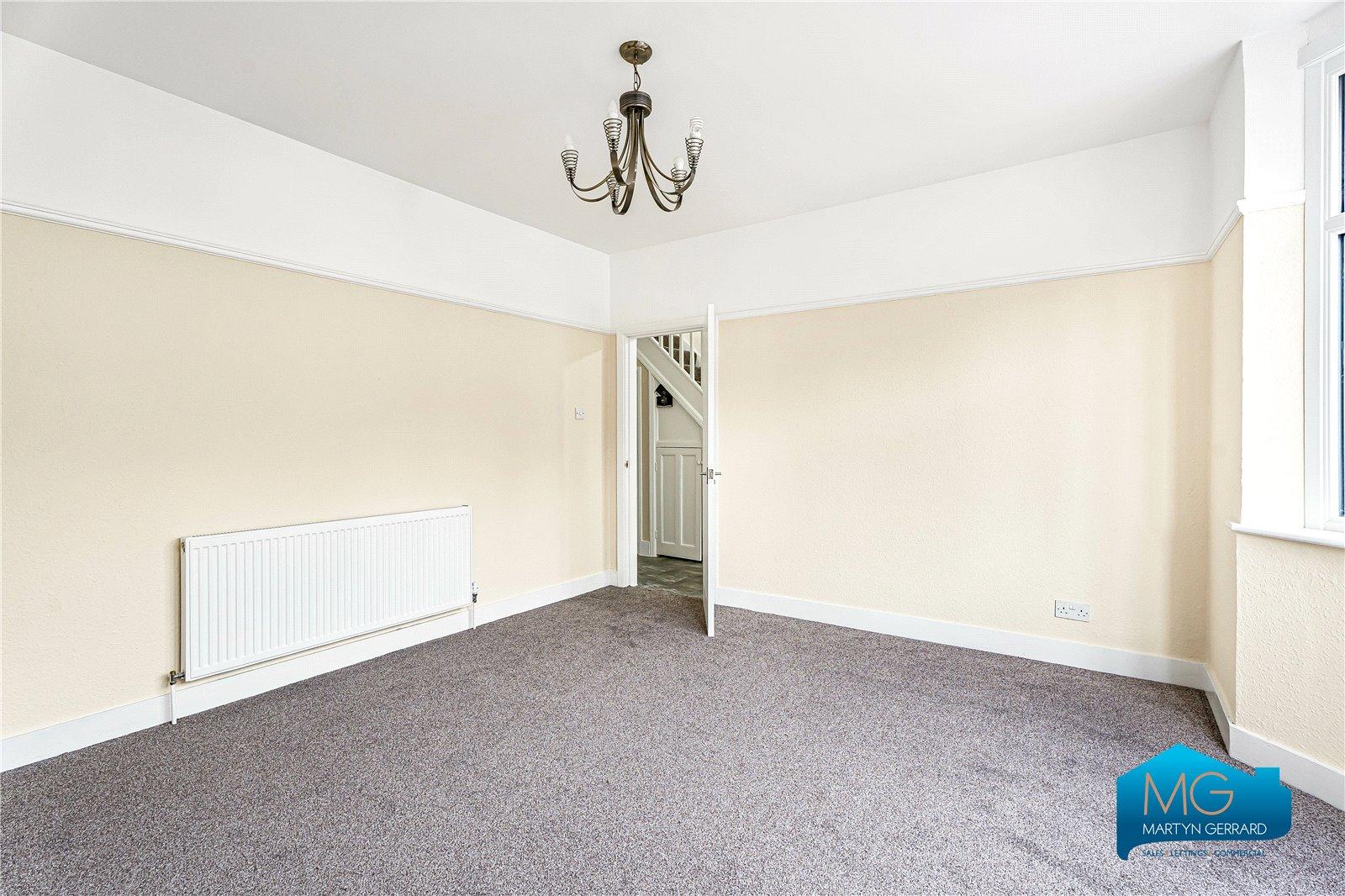 3 bedroom Semi-Detached House to rent - Martyn Gerrard