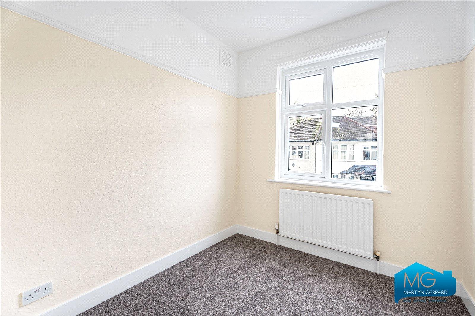 3 bedroom Semi-Detached House to rent - Martyn Gerrard