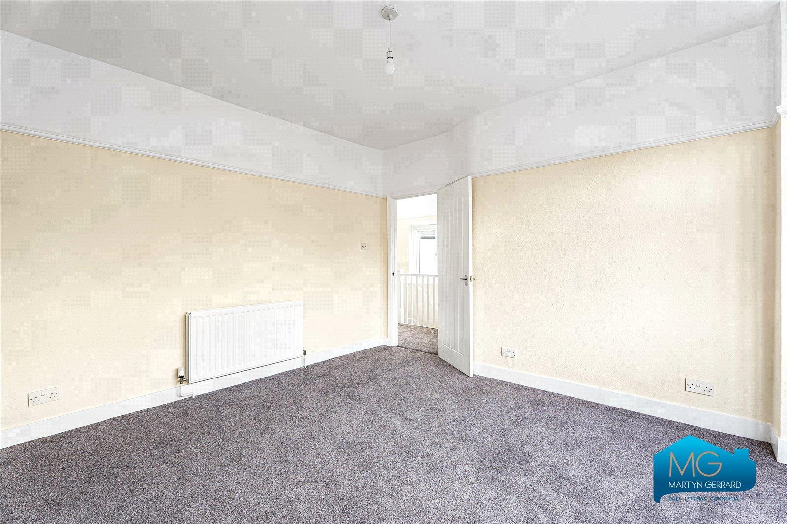 3 bedroom Semi-Detached House to rent - Martyn Gerrard