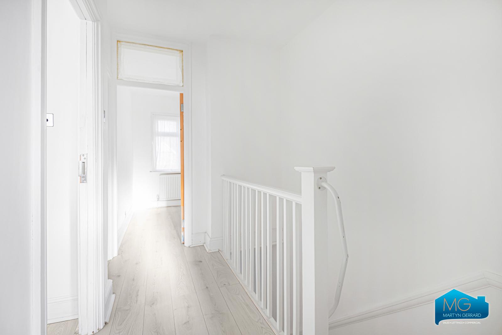 3 bedroom Semi-Detached House to rent - Martyn Gerrard