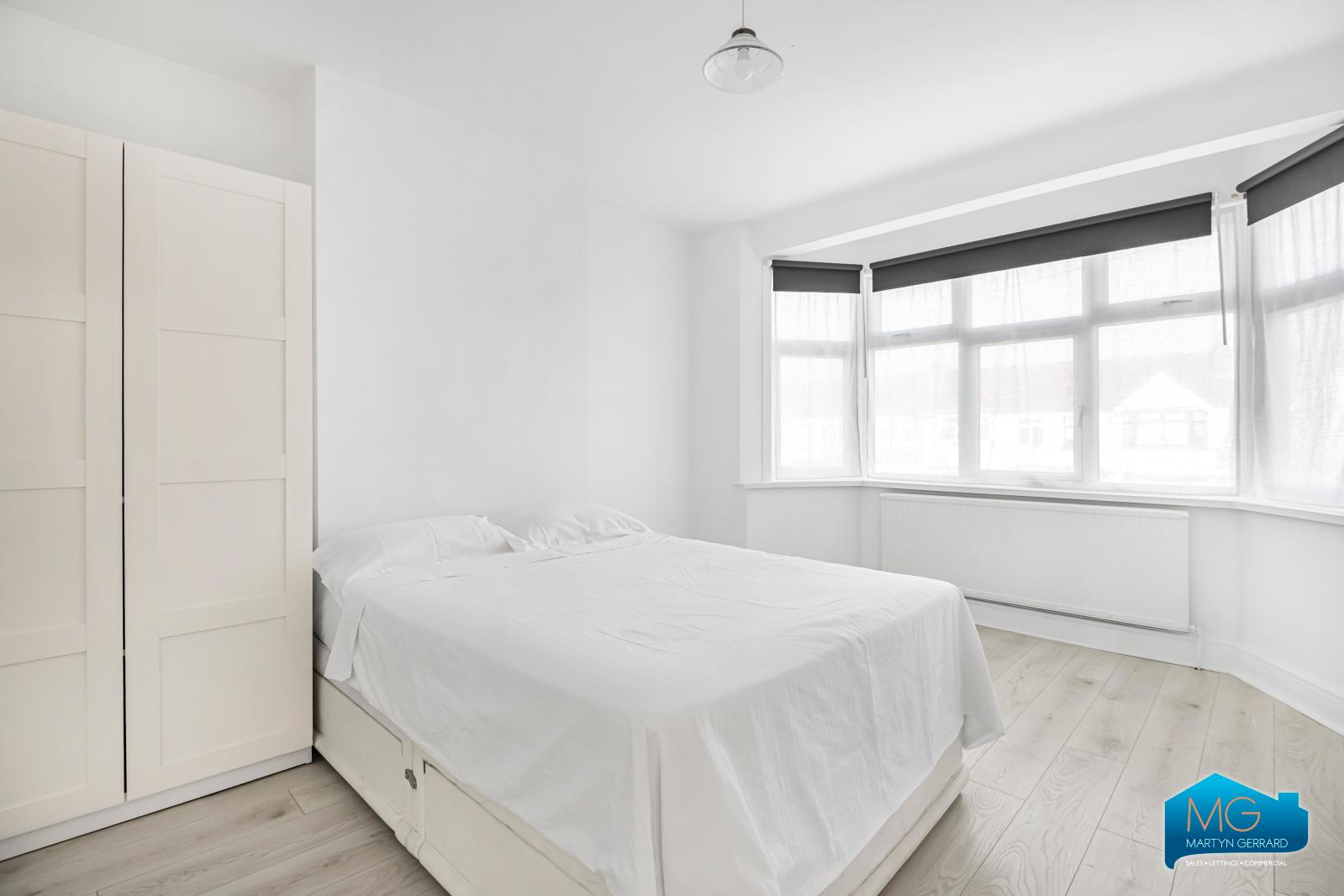 3 bedroom Semi-Detached House to rent - Martyn Gerrard
