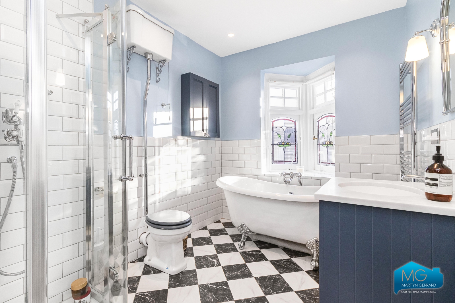 4 bedroom Semi-Detached House to rent - Martyn Gerrard