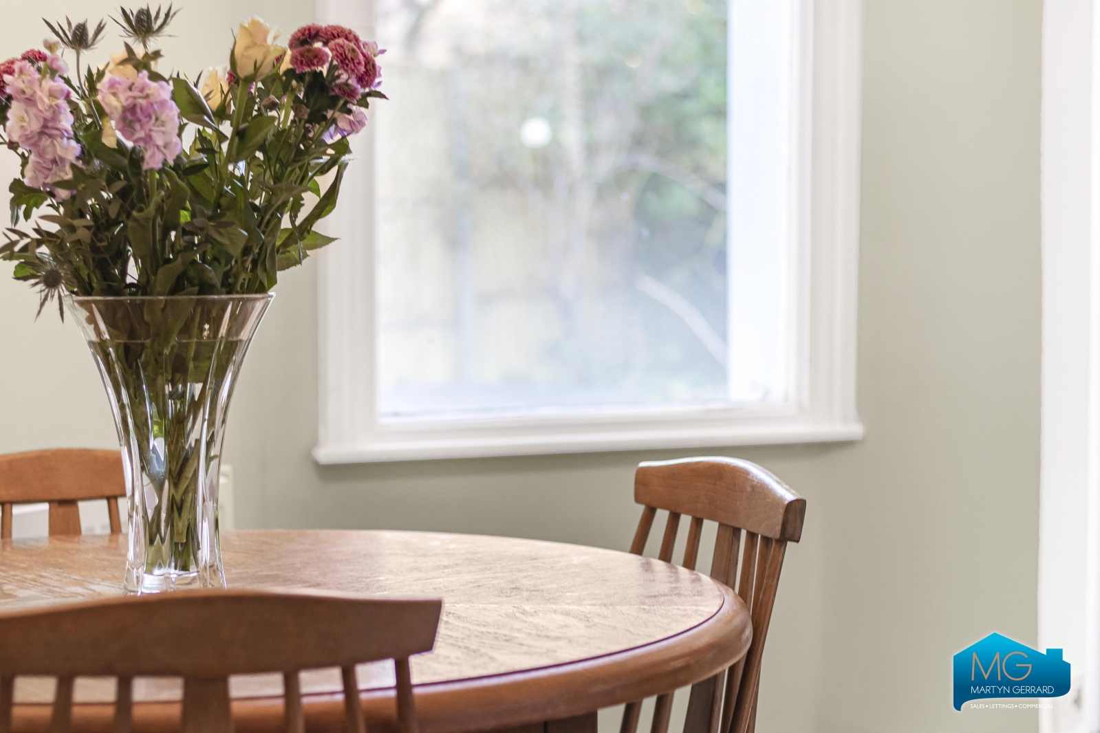4 bedroom Semi-Detached House to rent - Martyn Gerrard
