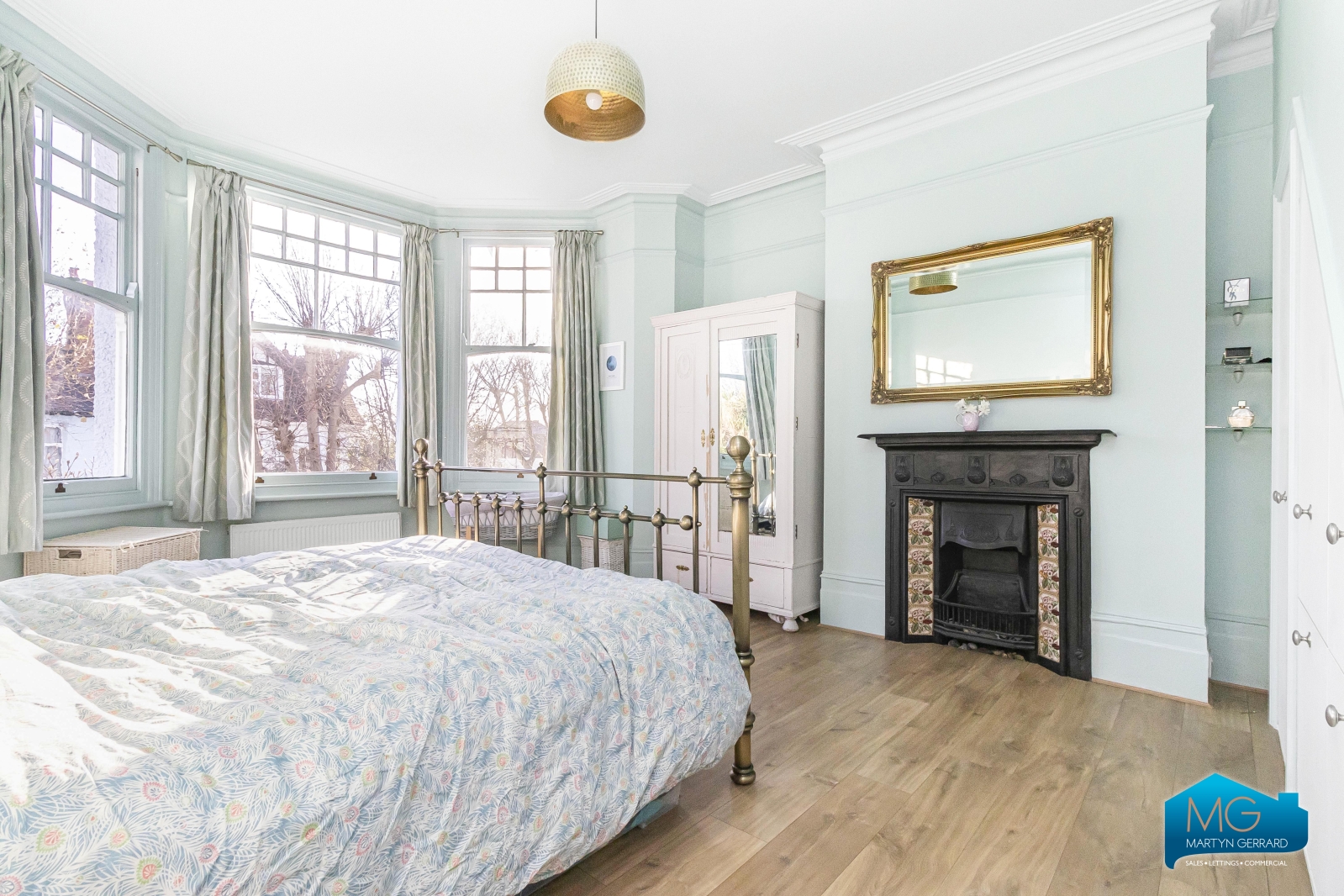 4 bedroom Semi-Detached House to rent - Martyn Gerrard