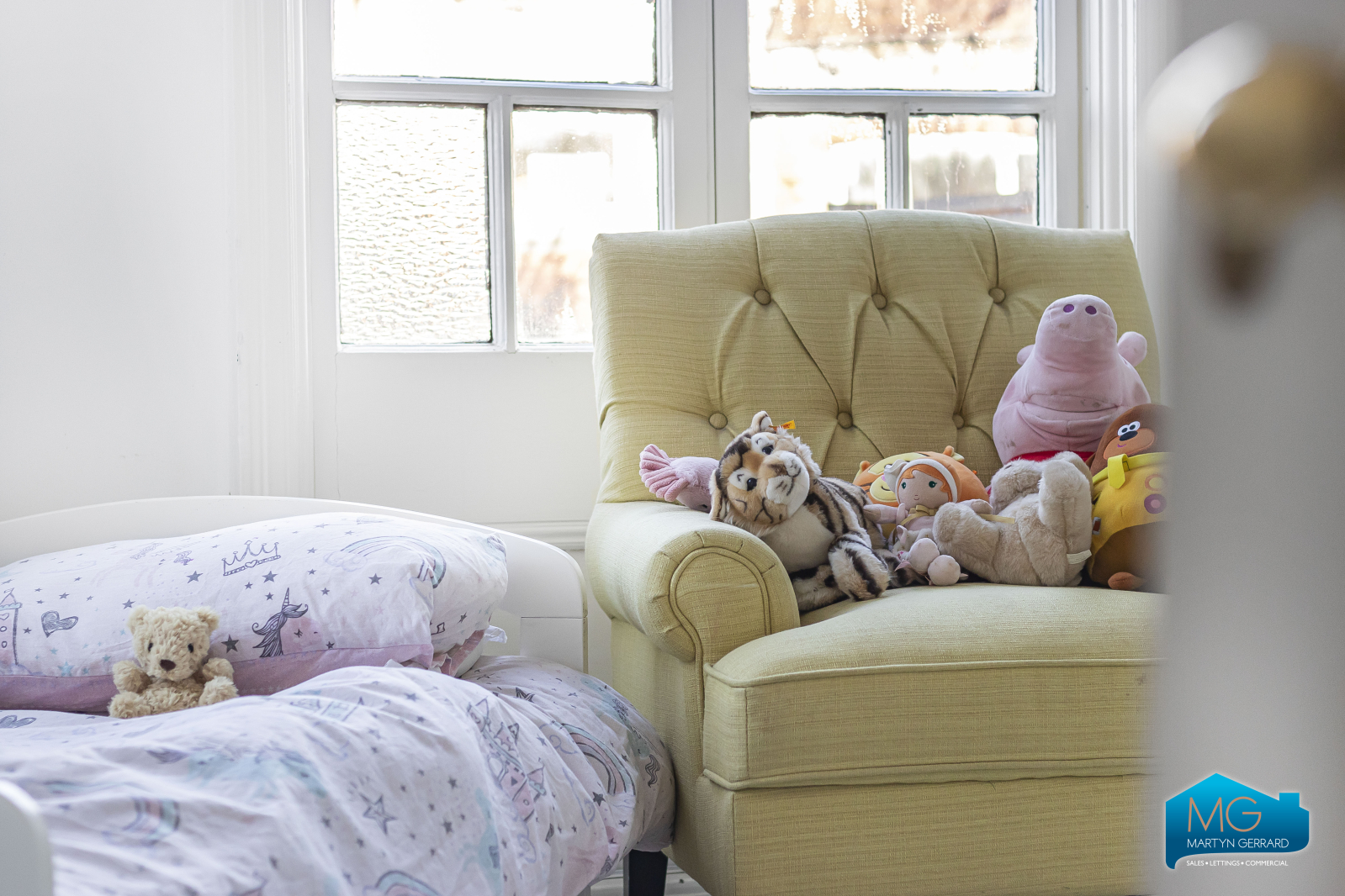 4 bedroom Semi-Detached House to rent - Martyn Gerrard