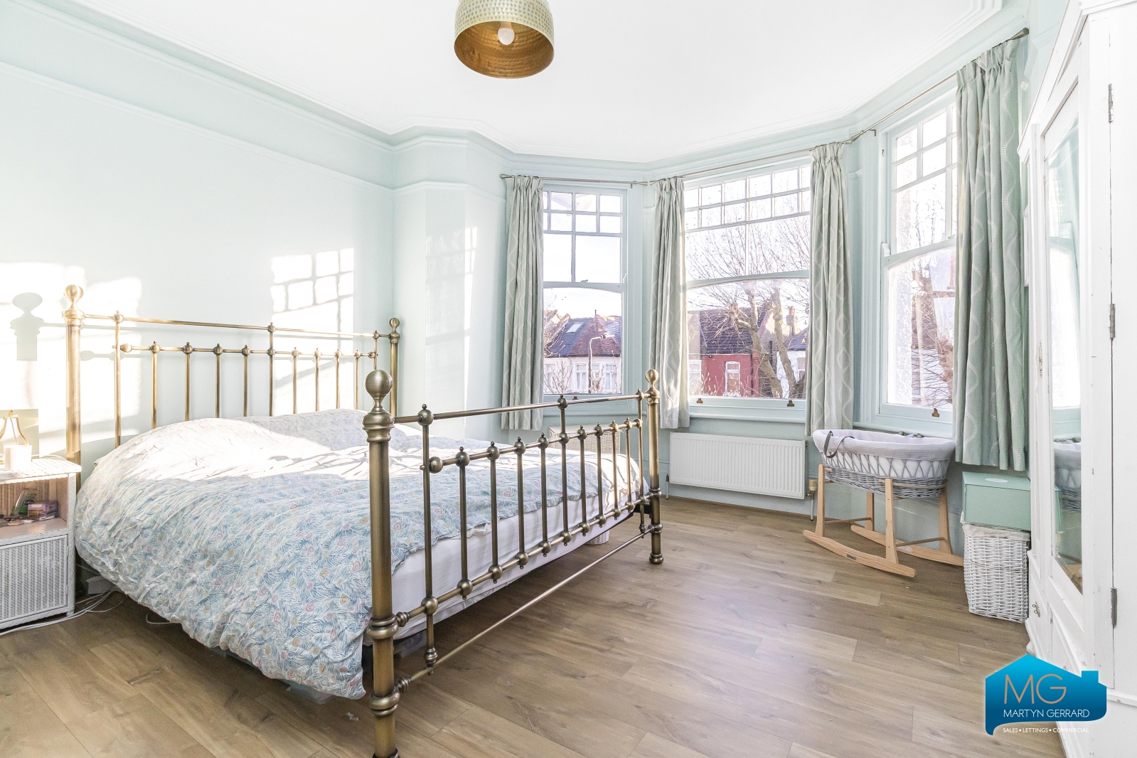 4 bedroom Semi-Detached House to rent - Martyn Gerrard
