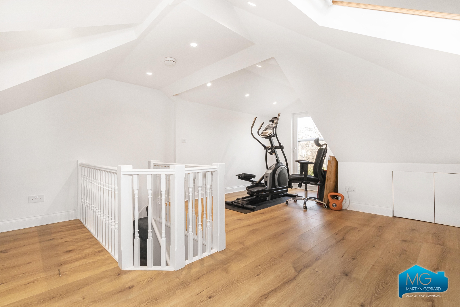 4 bedroom Semi-Detached House to rent - Martyn Gerrard