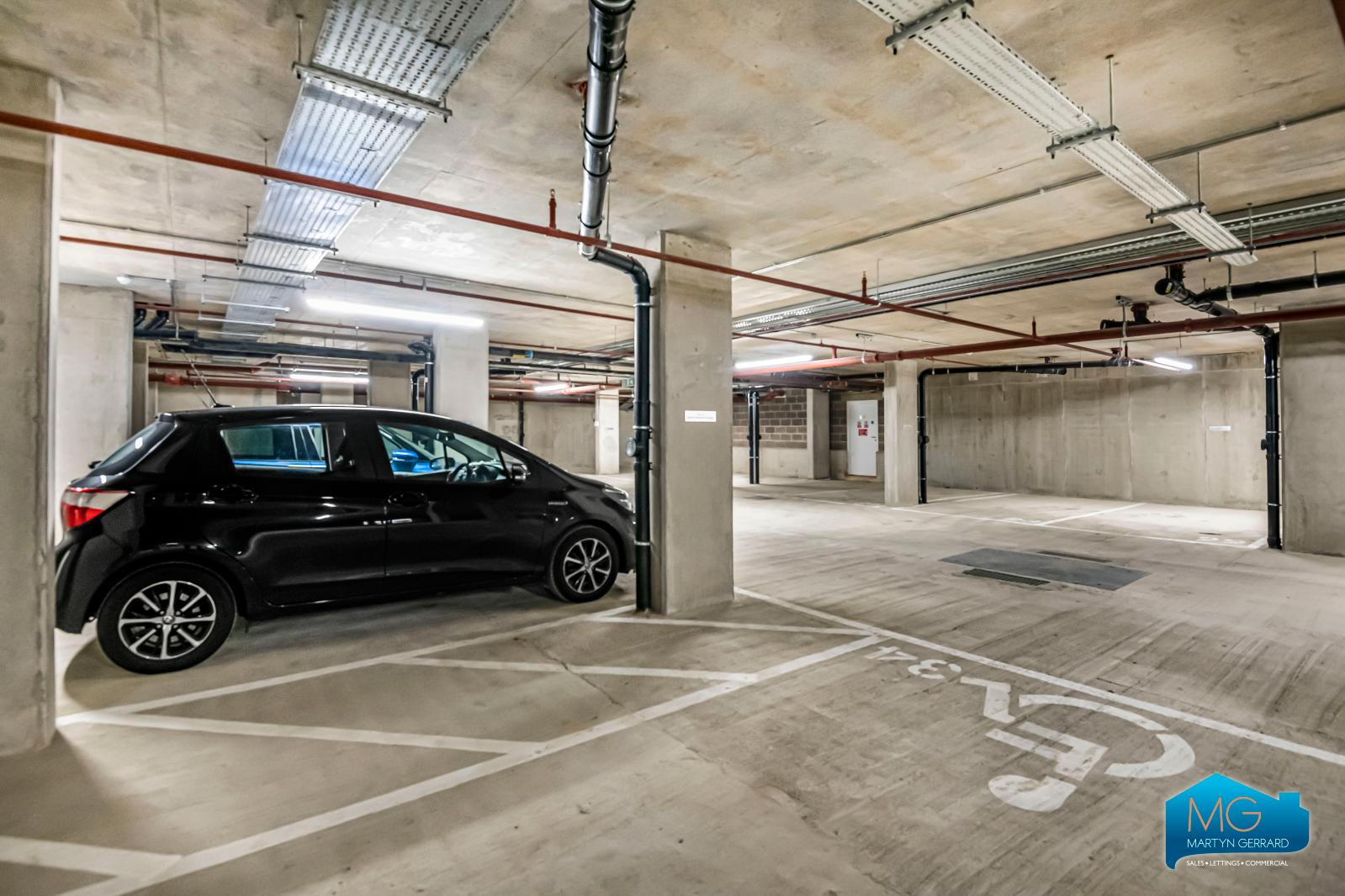 2 bedroom Apartment to rent - Martyn Gerrard