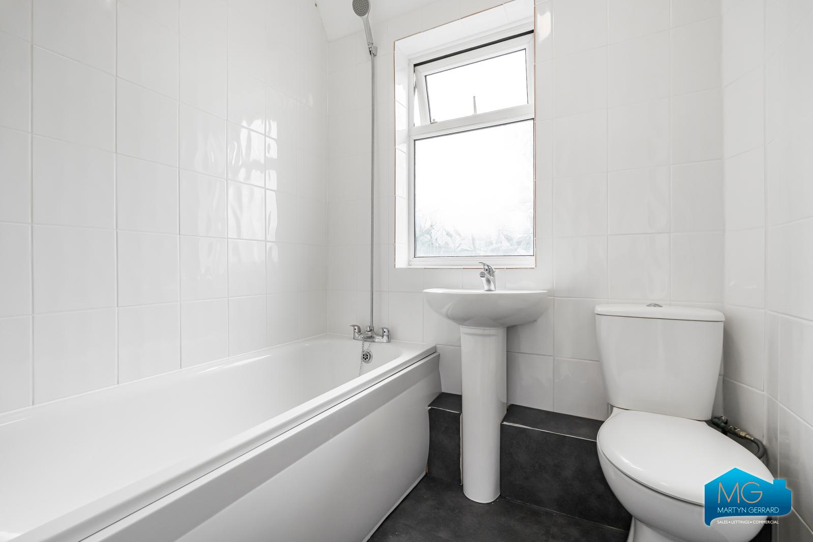 2 bedroom Terraced House to rent - Martyn Gerrard