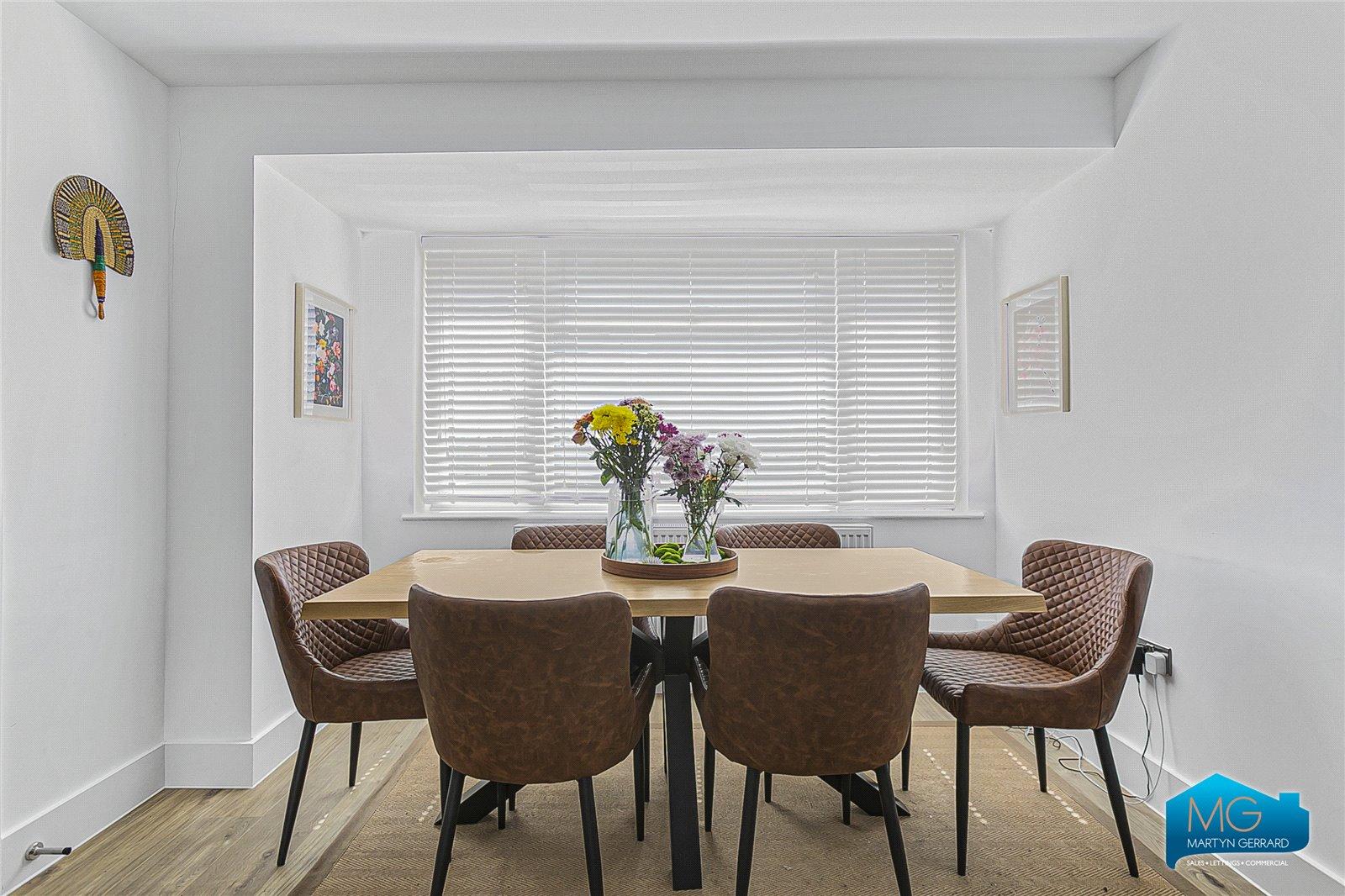 4 bedroom Semi-Detached House to rent - Martyn Gerrard