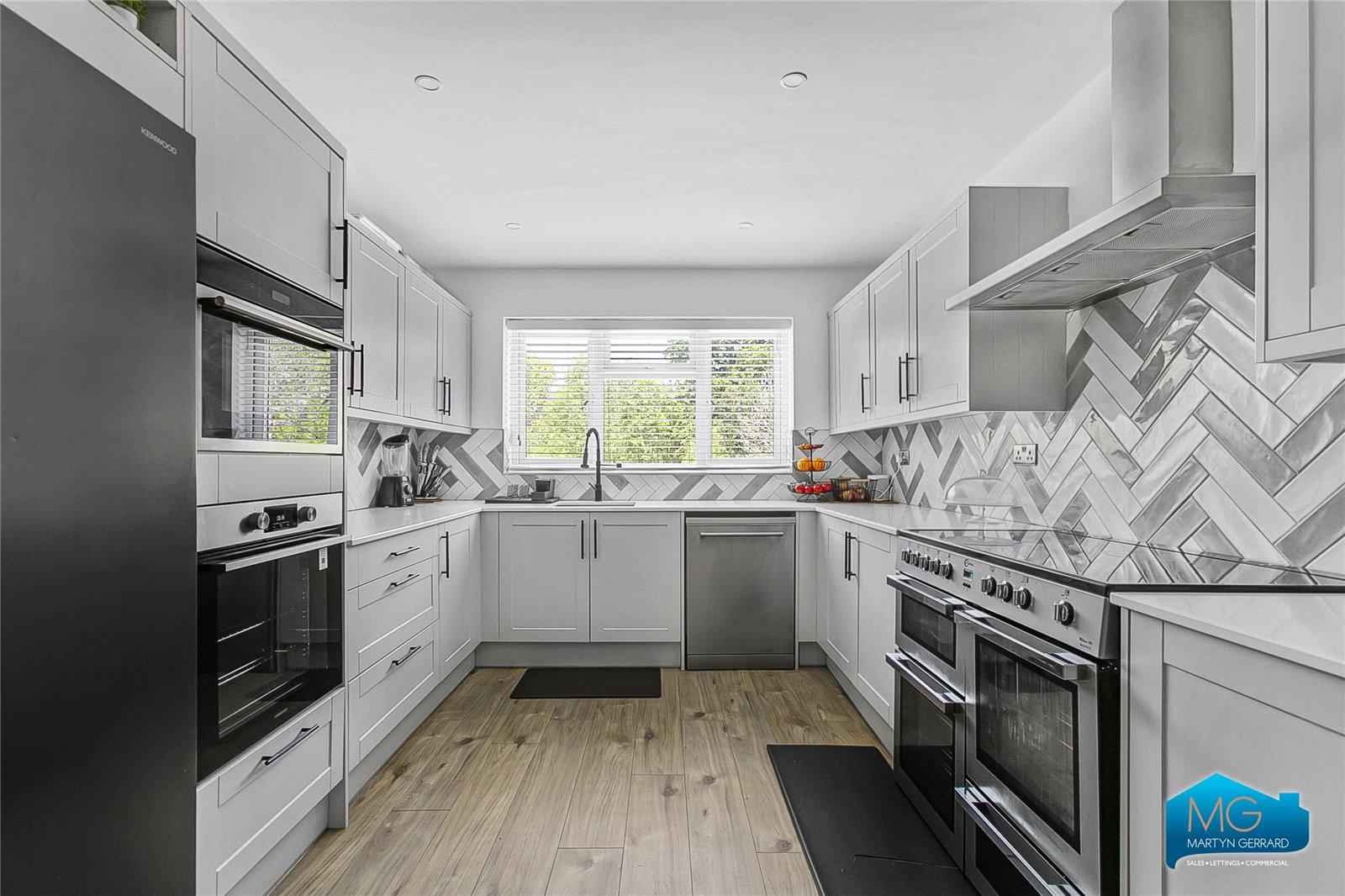4 bedroom Semi-Detached House to rent - Martyn Gerrard