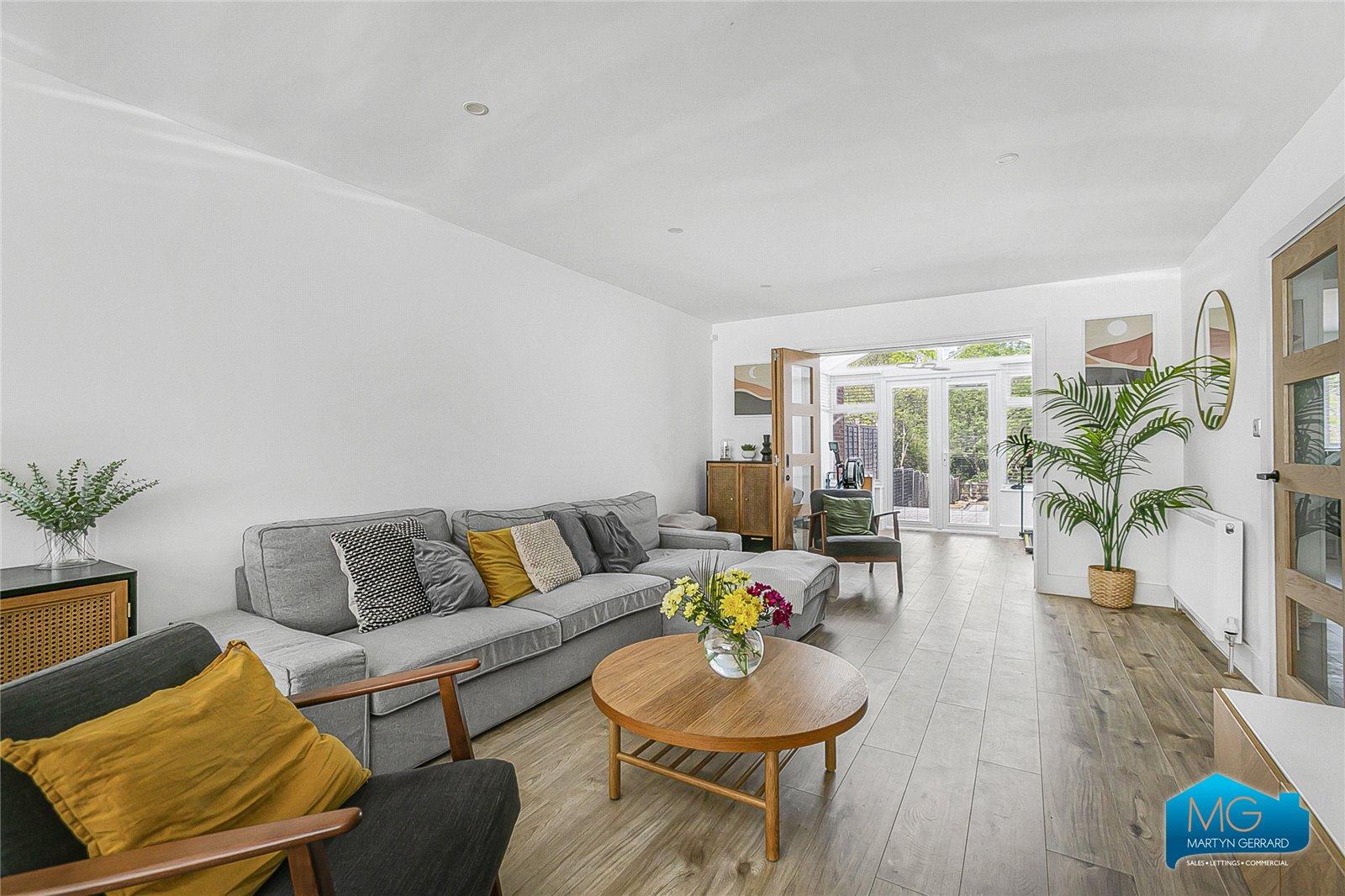 4 bedroom Semi-Detached House to rent - Martyn Gerrard