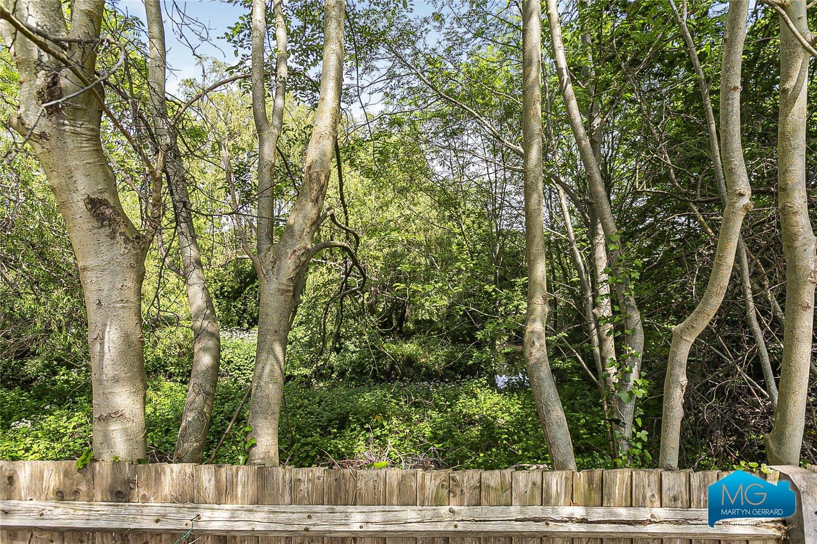 4 bedroom Semi-Detached House to rent - Martyn Gerrard