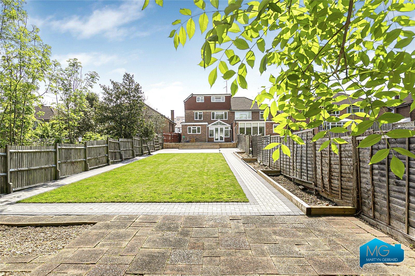 4 bedroom Semi-Detached House to rent - Martyn Gerrard