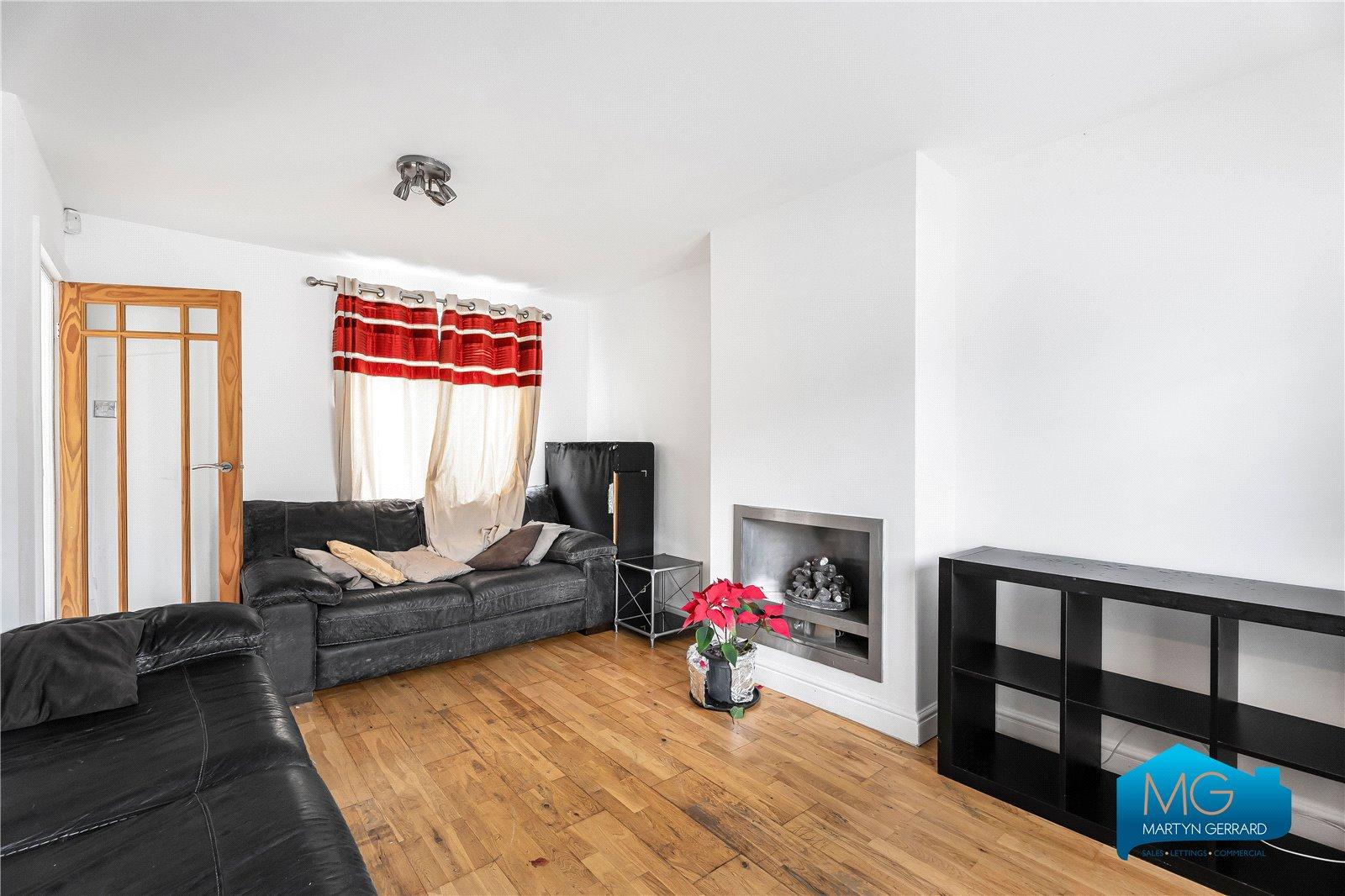 3 bedroom End of Terrace House to rent - Martyn Gerrard