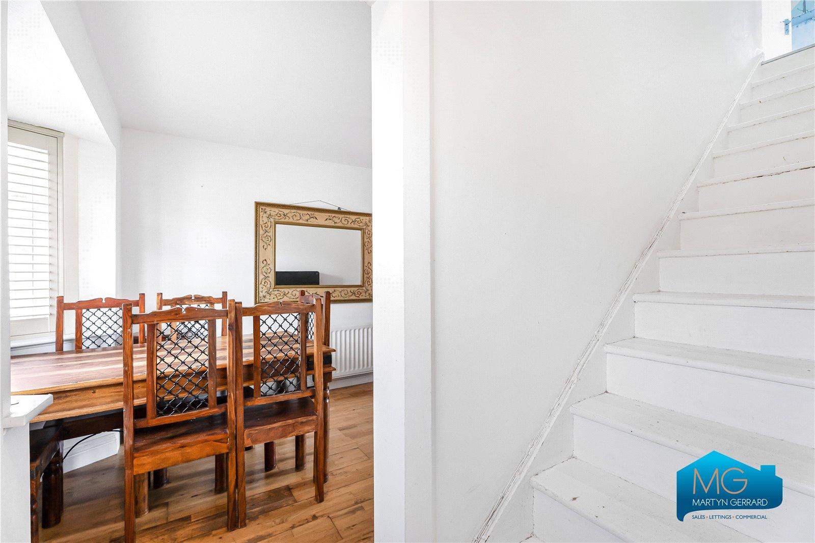 3 bedroom End of Terrace House to rent - Martyn Gerrard