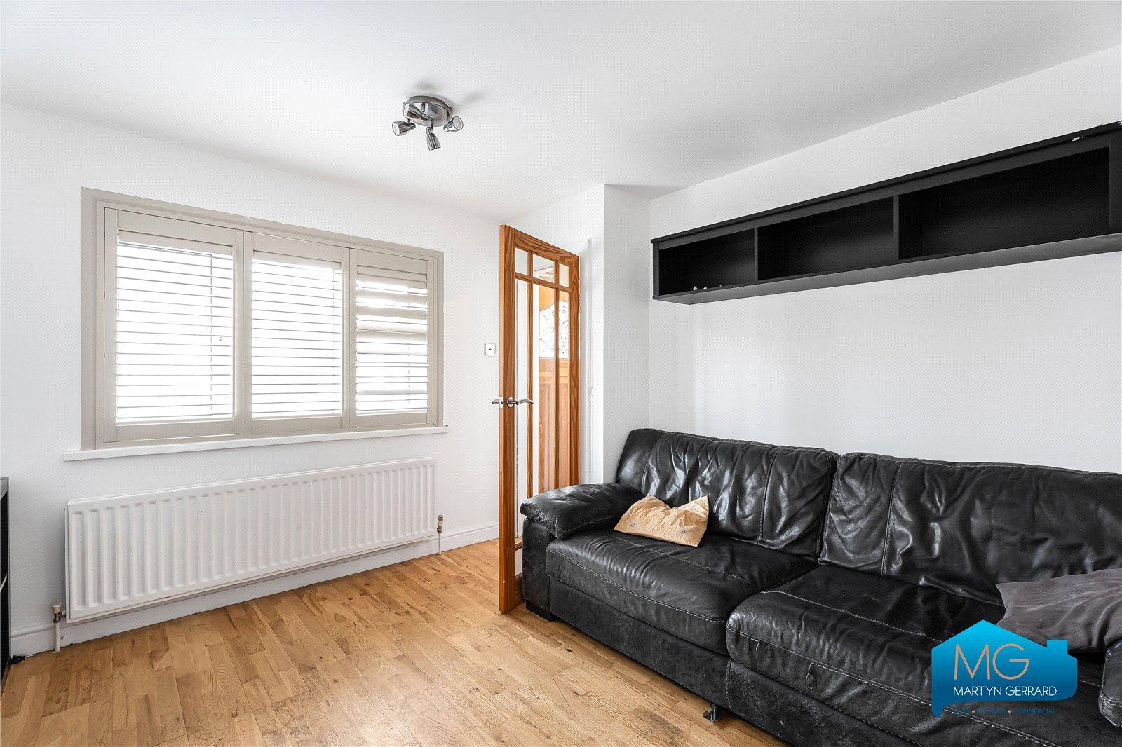 3 bedroom End of Terrace House to rent - Martyn Gerrard