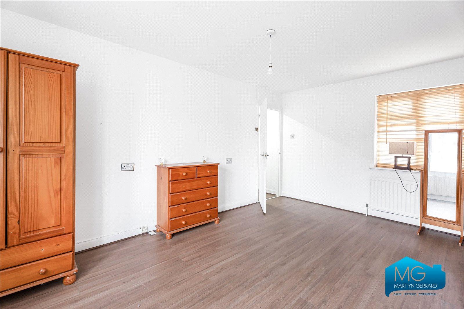 3 bedroom End of Terrace House to rent - Martyn Gerrard