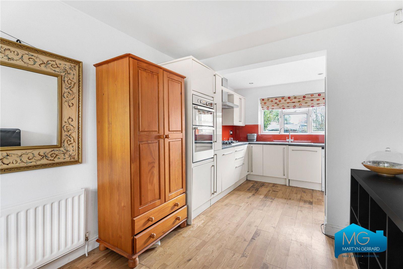 3 bedroom End of Terrace House to rent - Martyn Gerrard