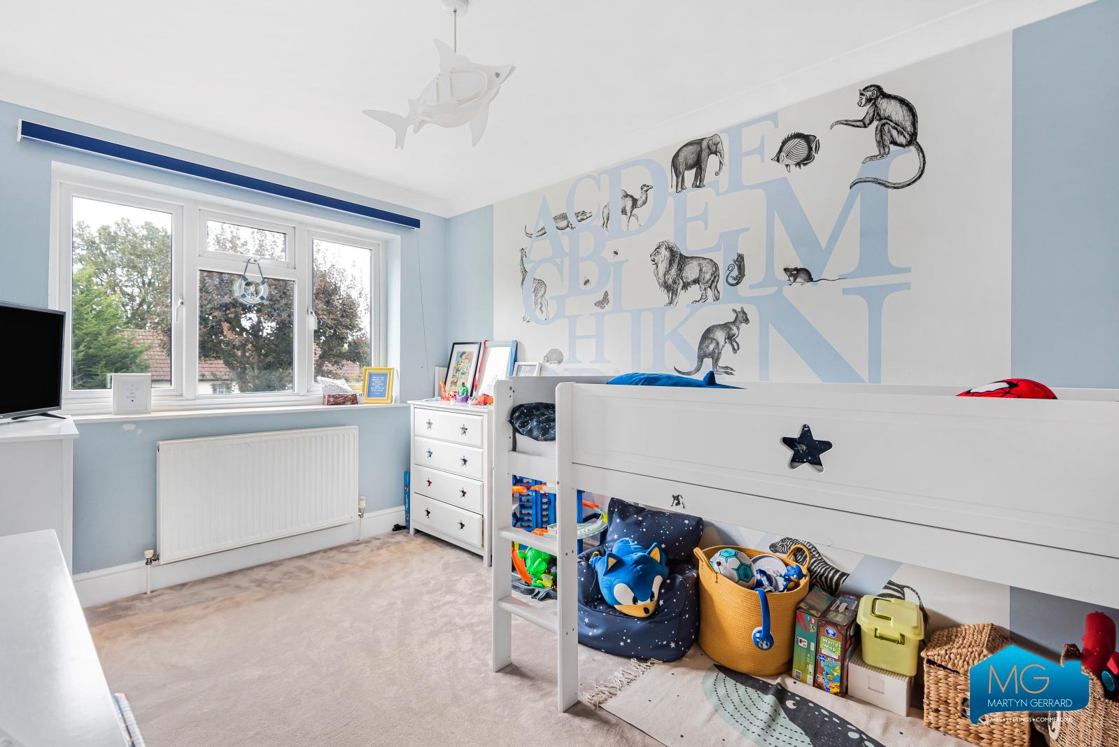4 bedroom End of Terrace House to rent - Martyn Gerrard