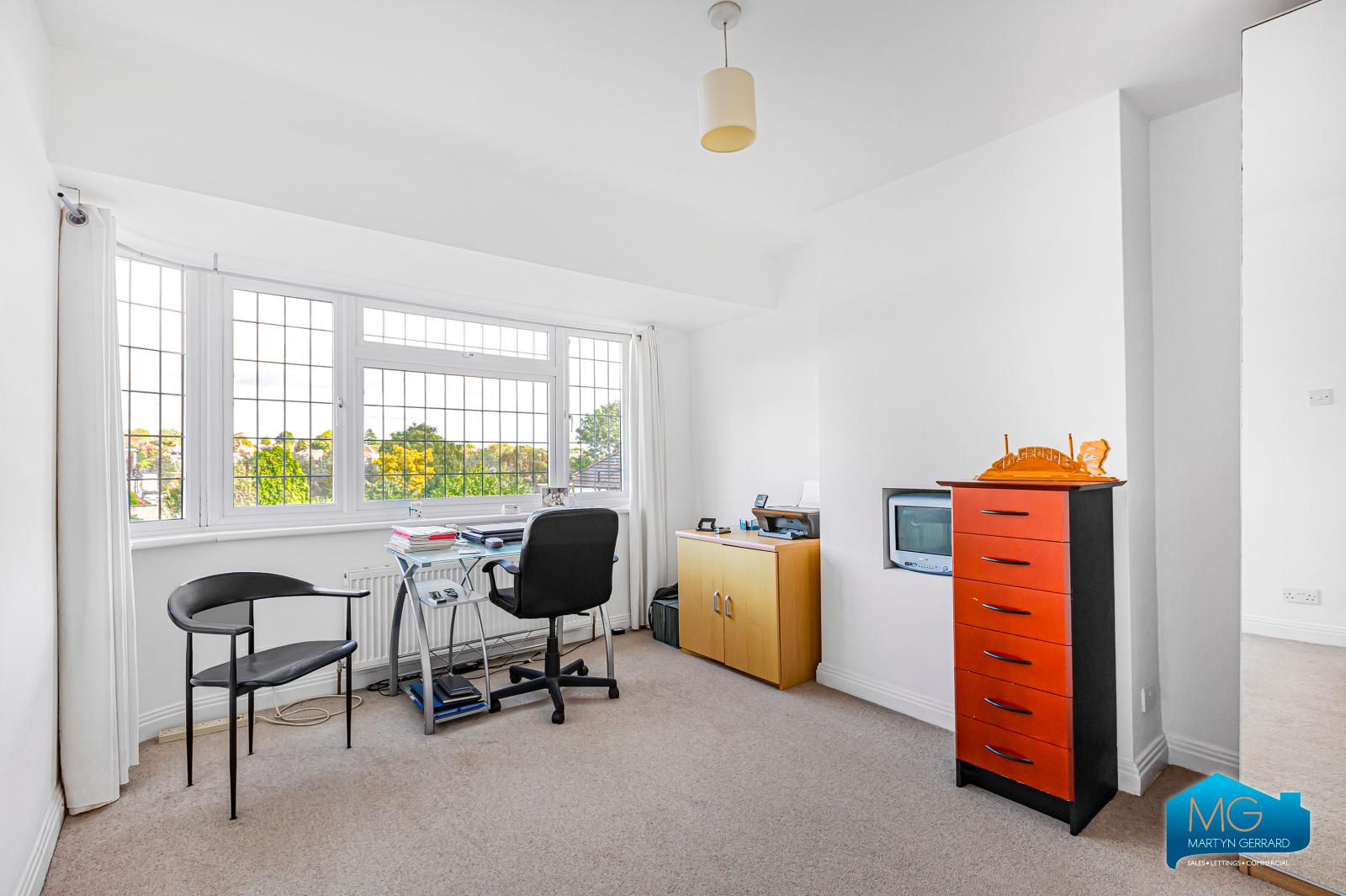 3 bedroom Semi-Detached House to rent - Martyn Gerrard