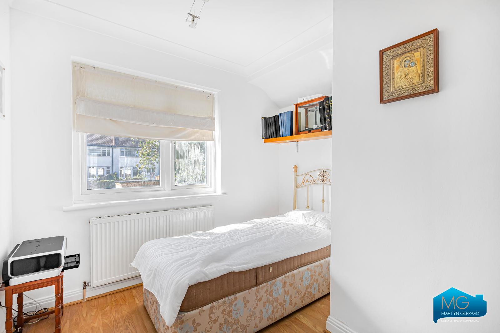 3 bedroom Semi-Detached House to rent - Martyn Gerrard
