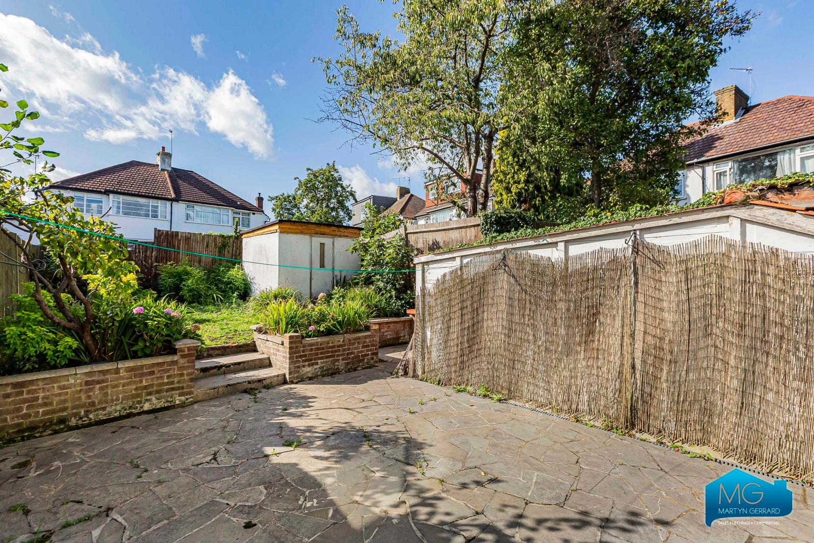 3 bedroom Semi-Detached House to rent - Martyn Gerrard