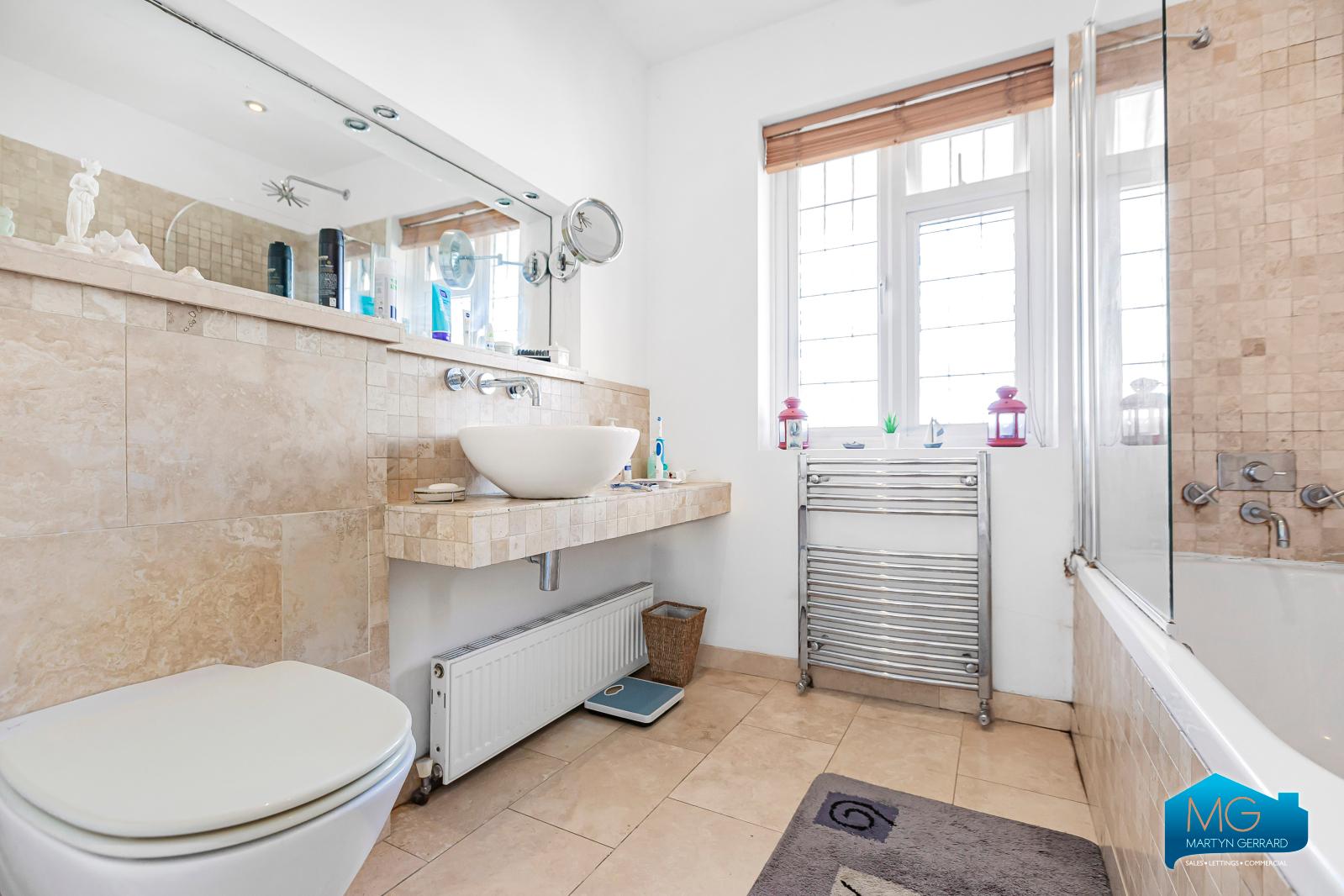 3 bedroom Semi-Detached House to rent - Martyn Gerrard