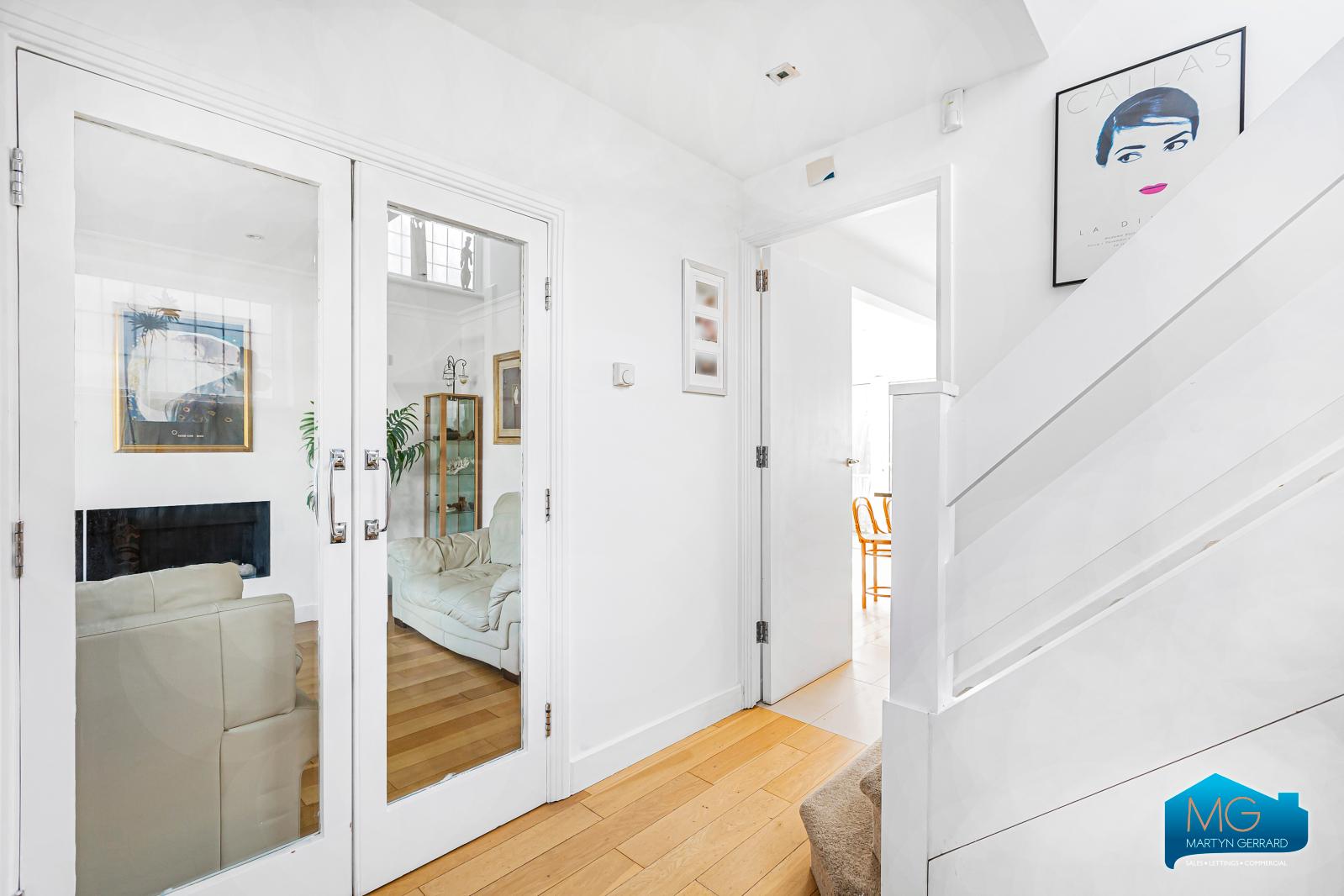 3 bedroom Semi-Detached House to rent - Martyn Gerrard