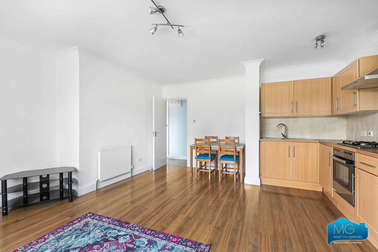 2 bedroom Apartment to rent - Martyn Gerrard