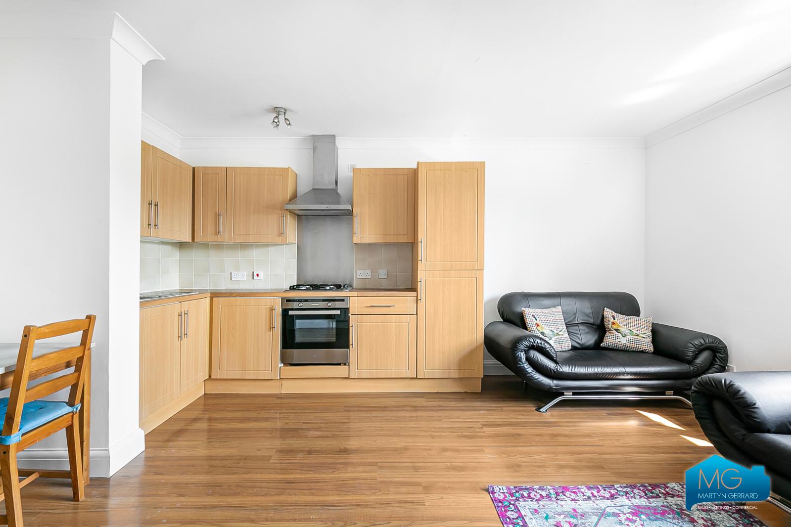 2 bedroom Apartment to rent - Martyn Gerrard