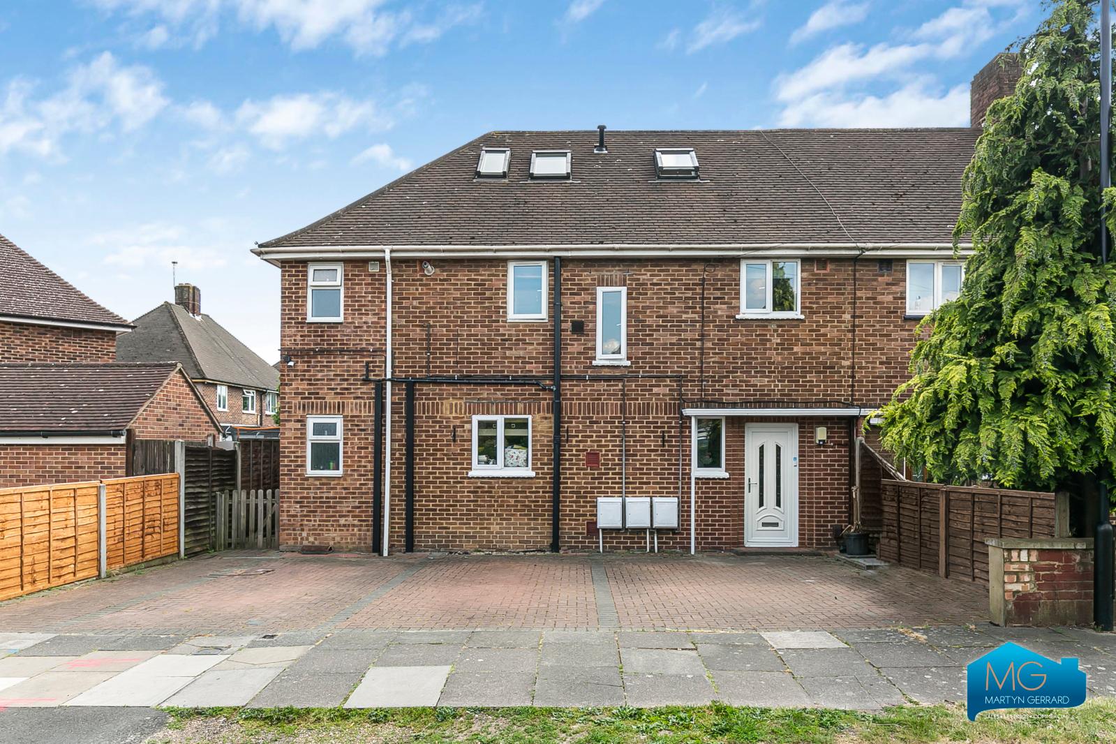 2 bedroom Apartment to rent - Martyn Gerrard