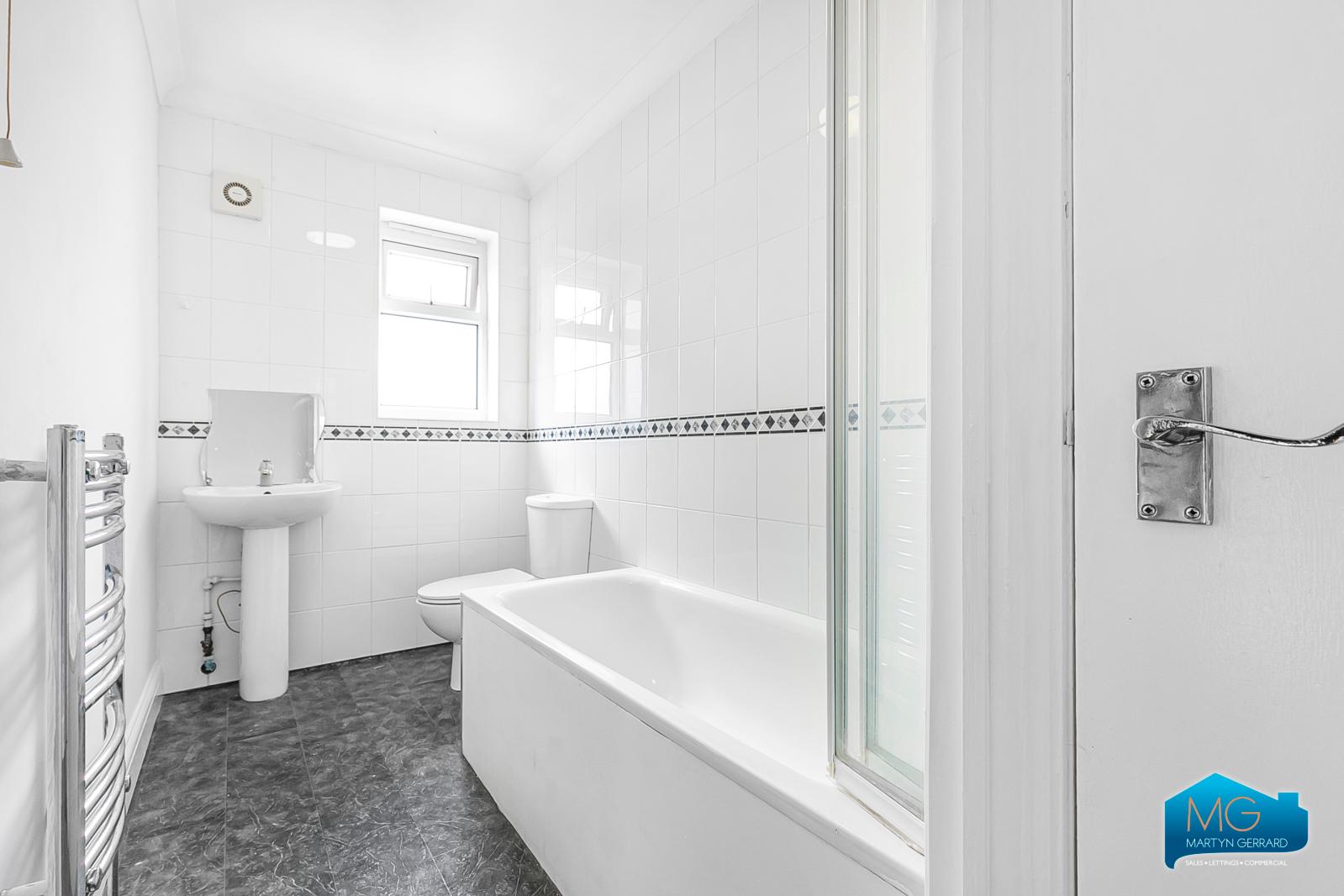 2 bedroom Apartment to rent - Martyn Gerrard