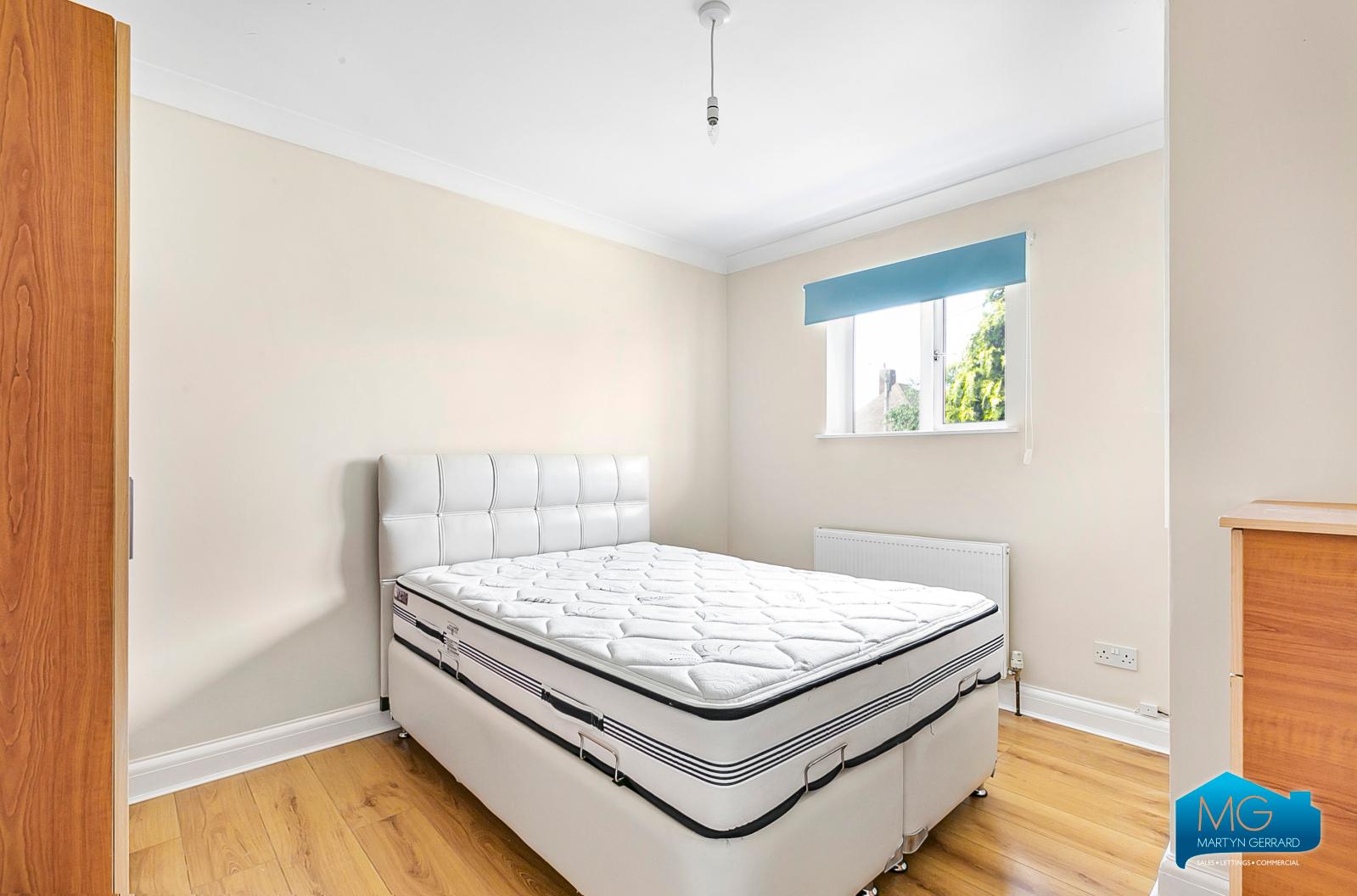 2 bedroom Apartment to rent - Martyn Gerrard