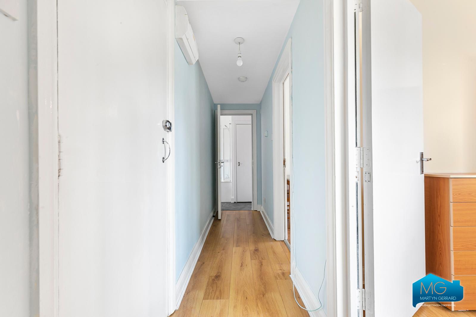 2 bedroom Apartment to rent - Martyn Gerrard