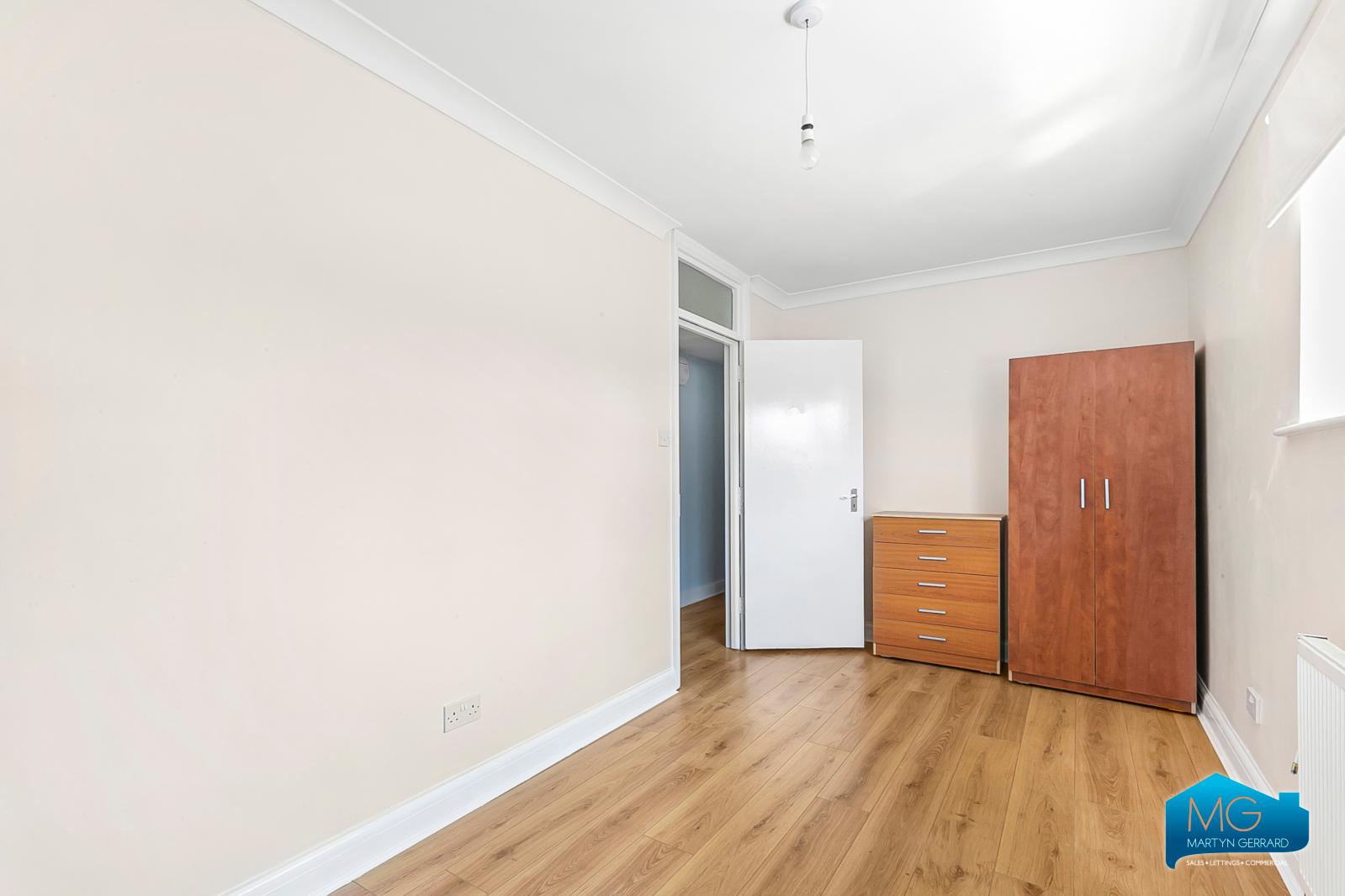 2 bedroom Apartment to rent - Martyn Gerrard