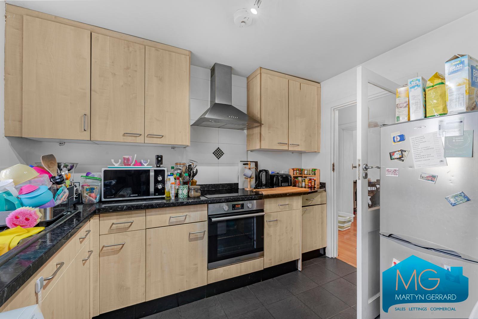 2 bedroom Ground Floor Flat to rent - Martyn Gerrard