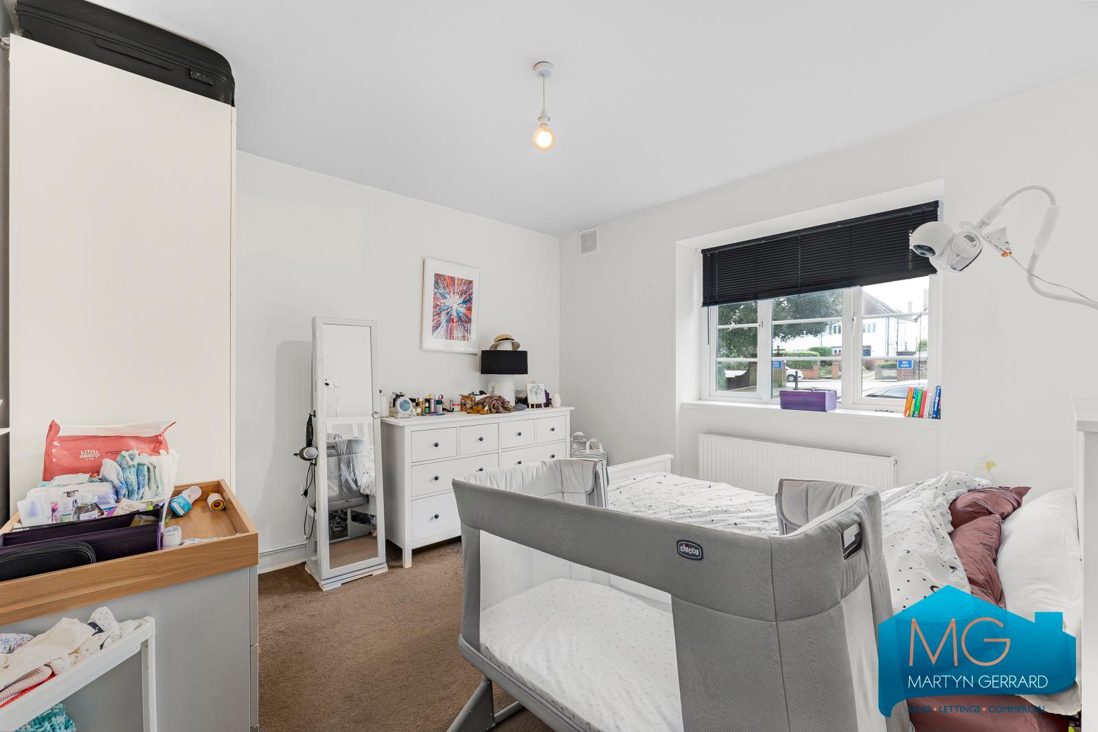 2 bedroom Ground Floor Flat to rent - Martyn Gerrard