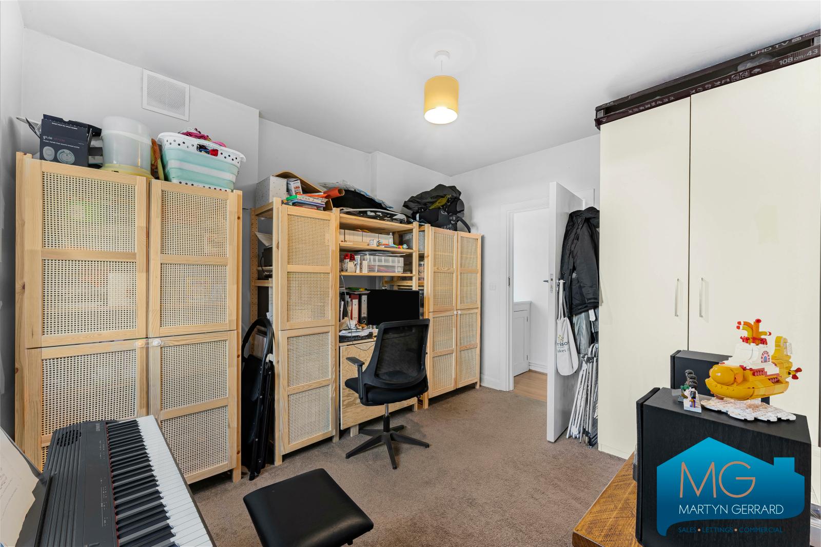 2 bedroom Ground Floor Flat to rent - Martyn Gerrard