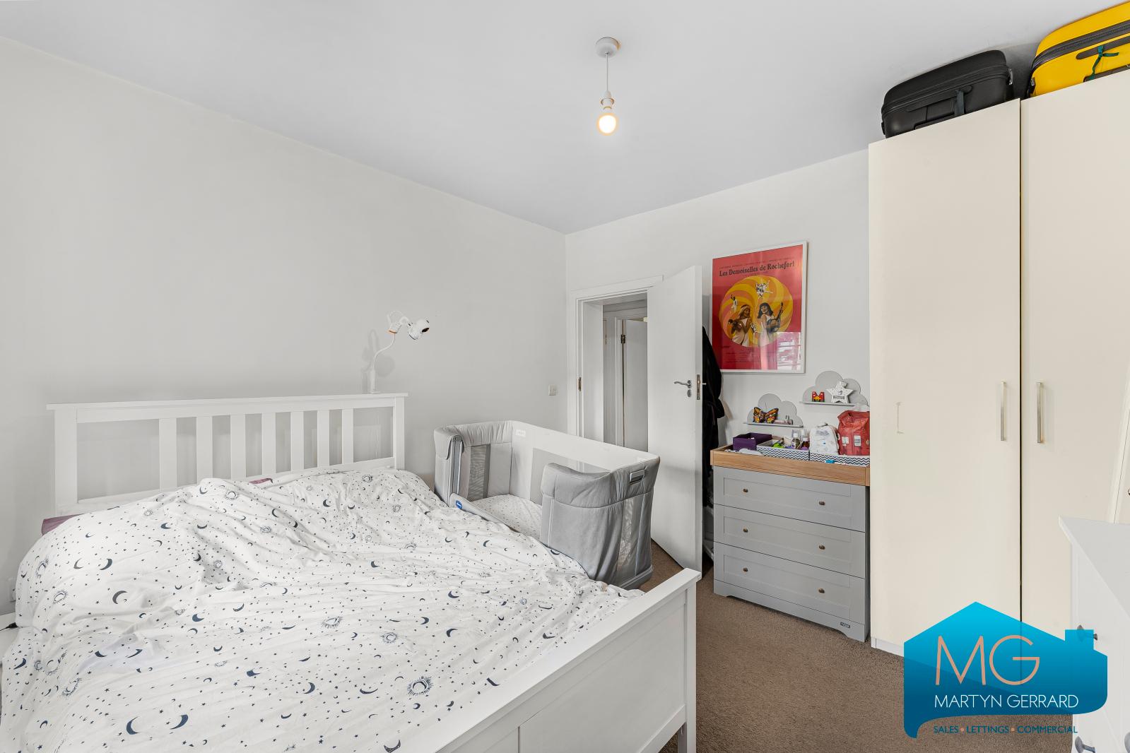 2 bedroom Ground Floor Flat to rent - Martyn Gerrard