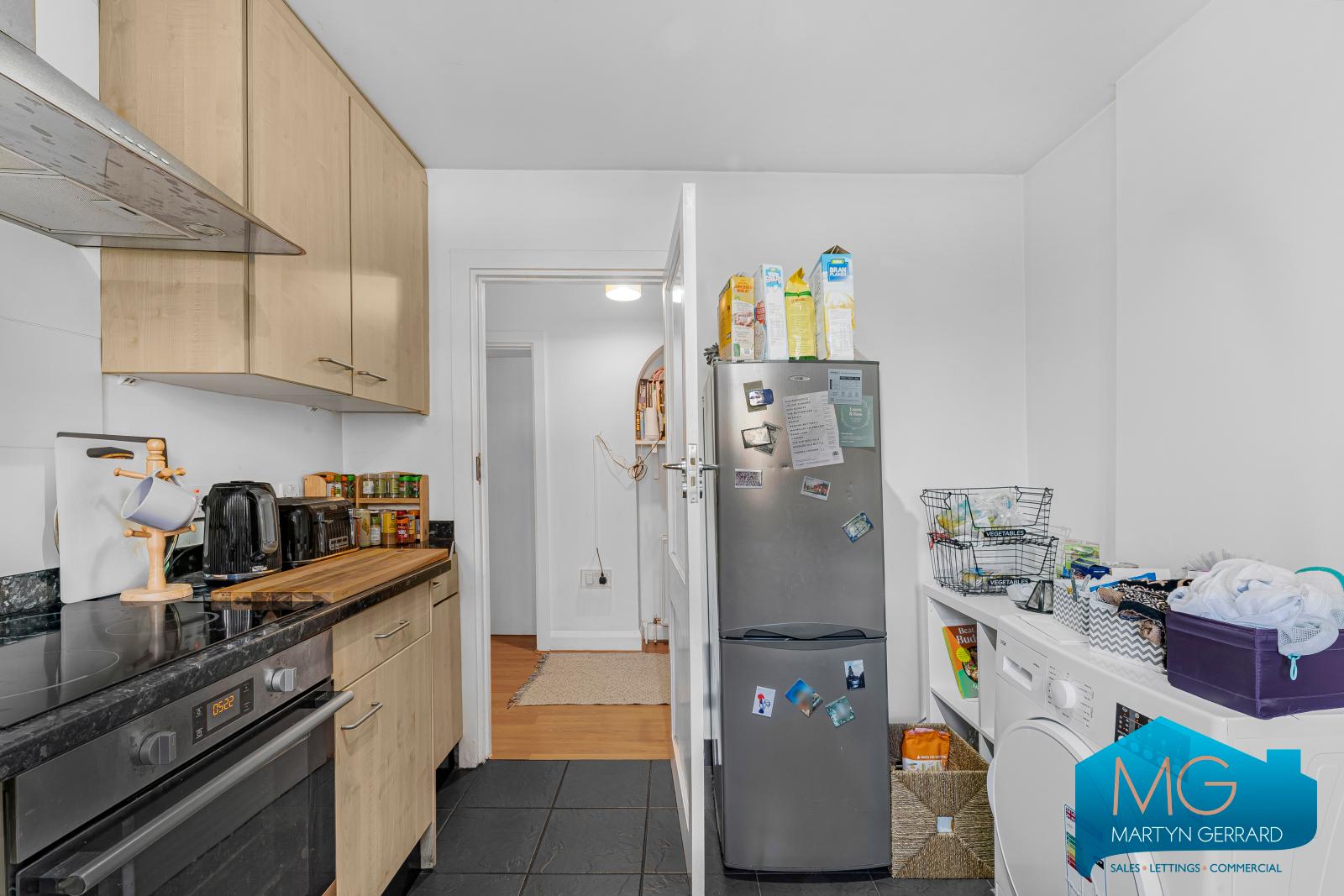 2 bedroom Ground Floor Flat to rent - Martyn Gerrard